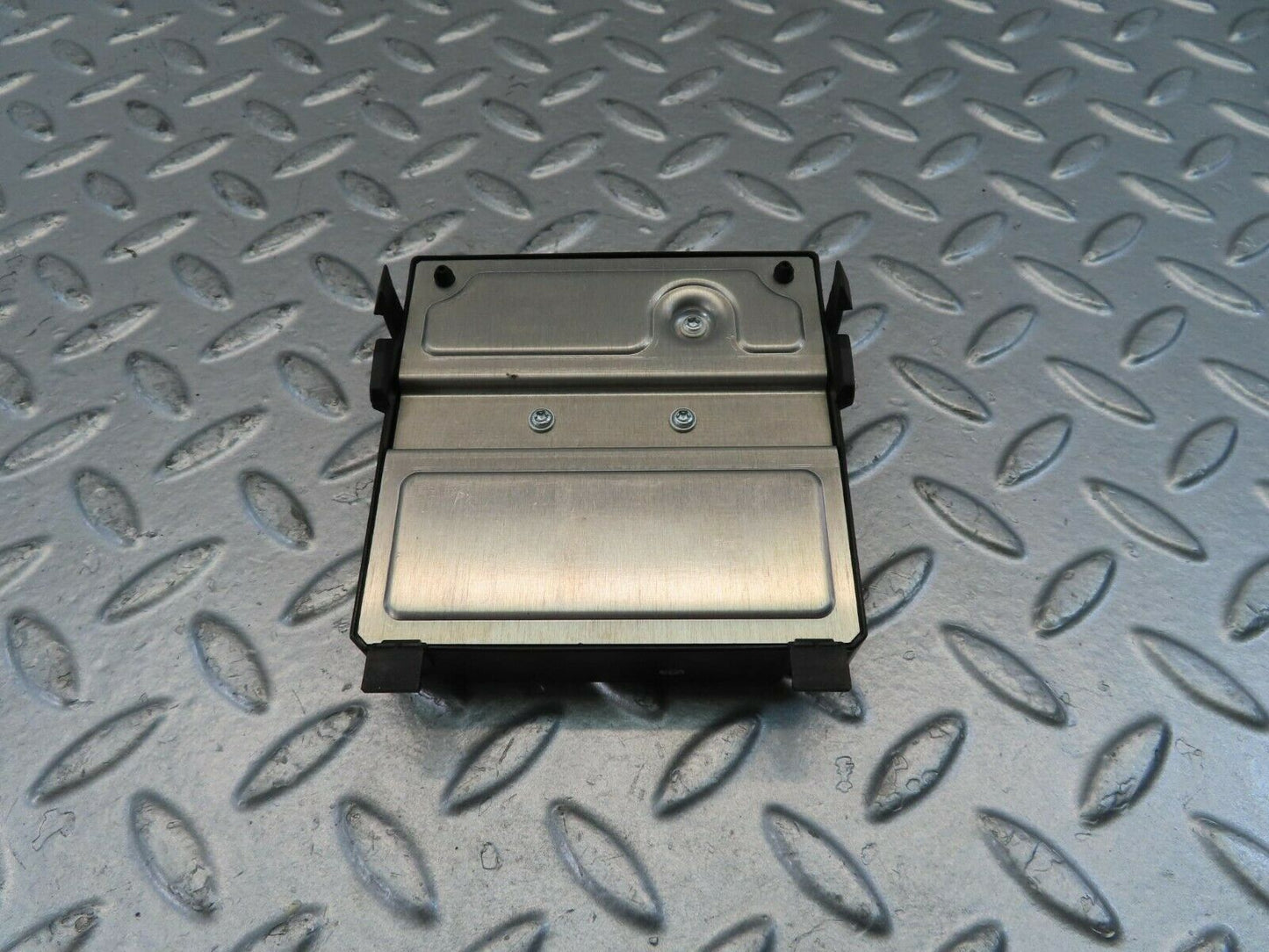 11126 Mercedes-Benz W221 S320 Central Gateway ECU 2215407045