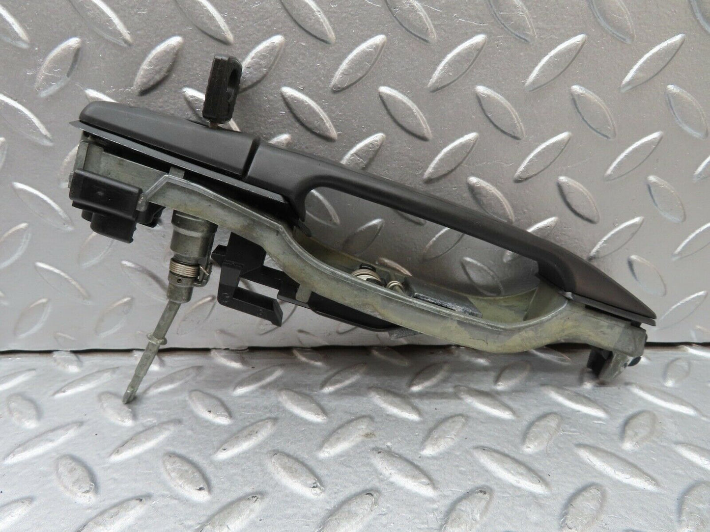 20058 Mercedes-Benz R129 300SL Coupe Left Exterior Door Handle With Key
