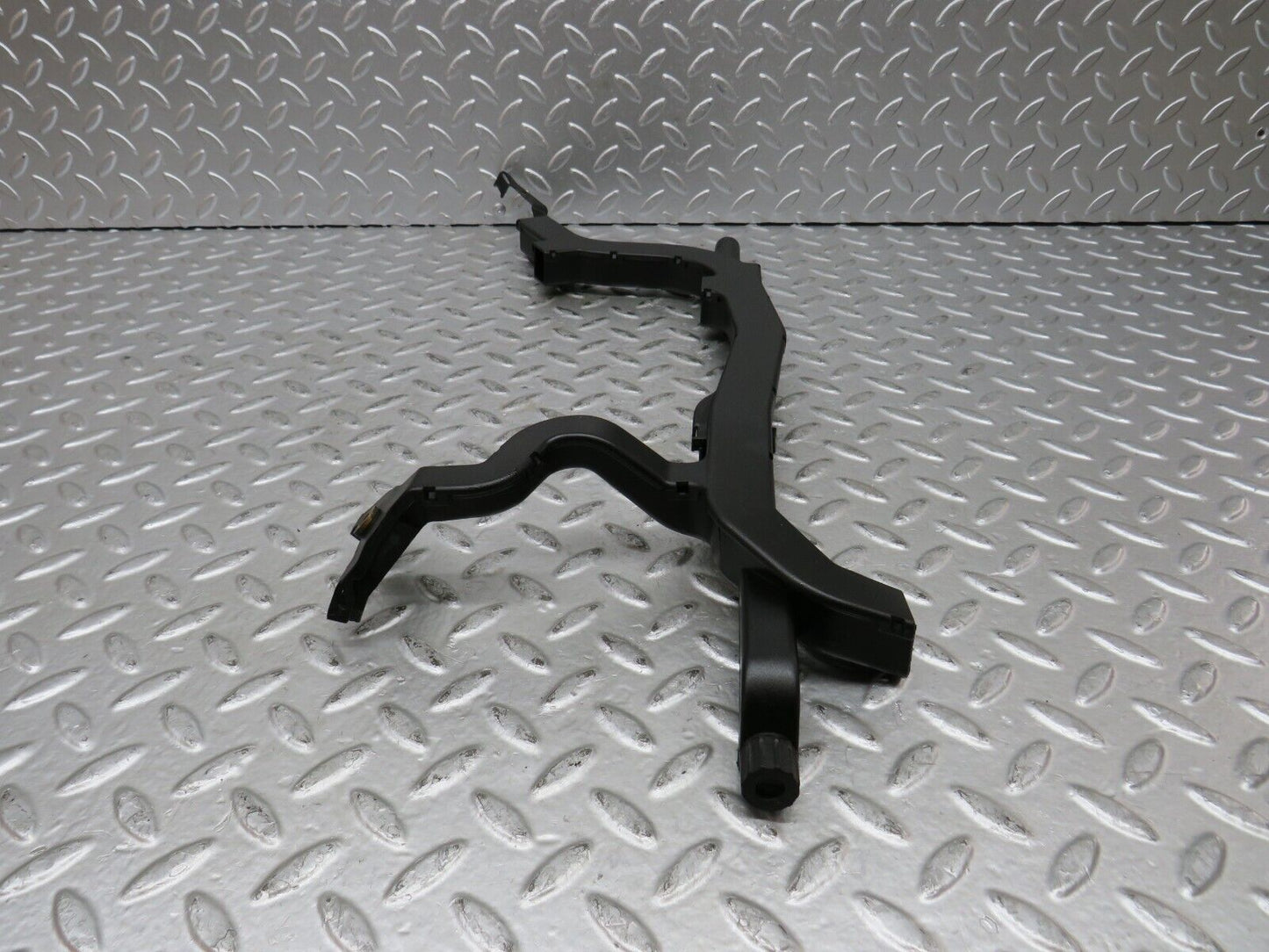 27838 Mercedes-Benz S124 300TE Engine Cable Channel