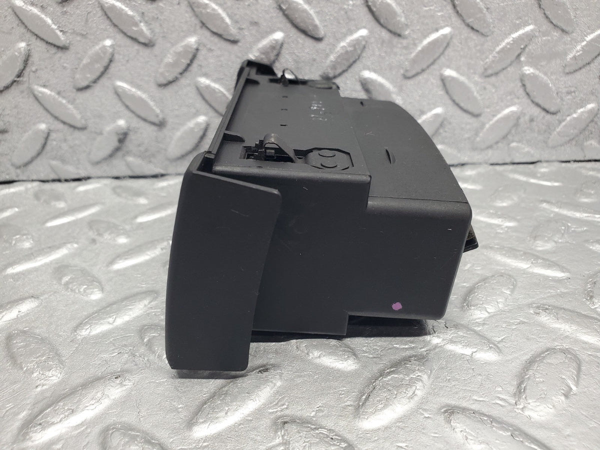 W124 dashboard air vent right used OEM