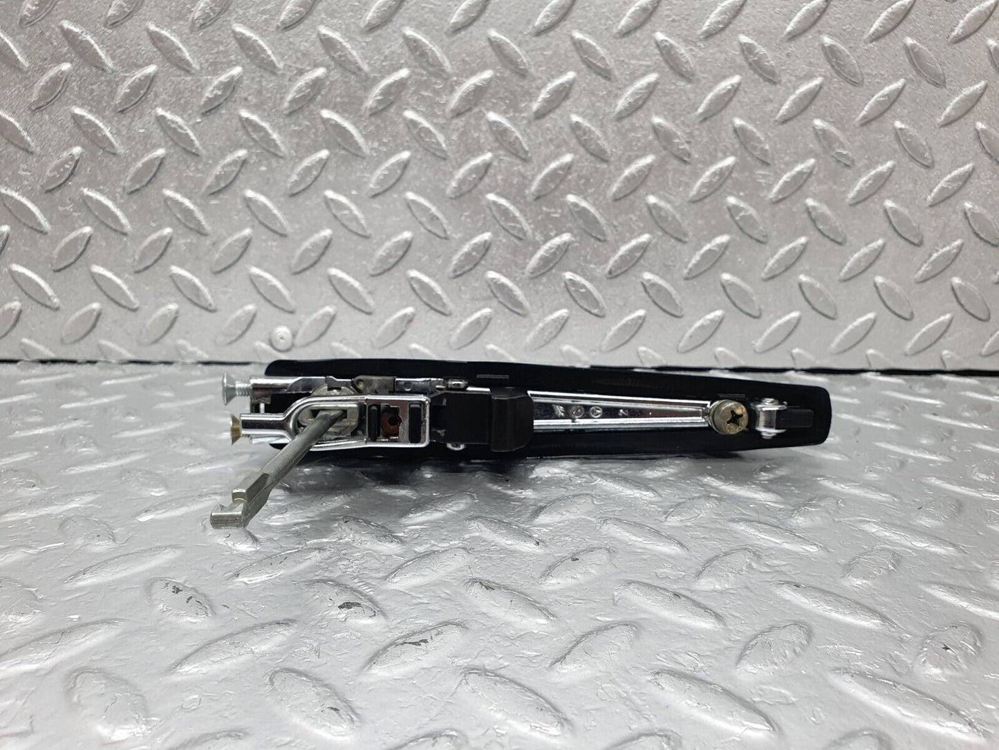 43969 Mercedes-Benz C123 230CE Coupe Left Door Exterior Handle No Key