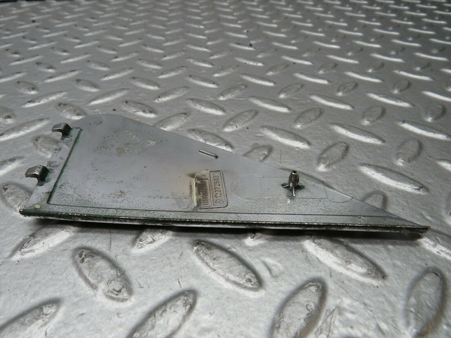 22085 Mercedes-Benz S123 280TE Wagon Mirror Triangle Cover Left 1237250311