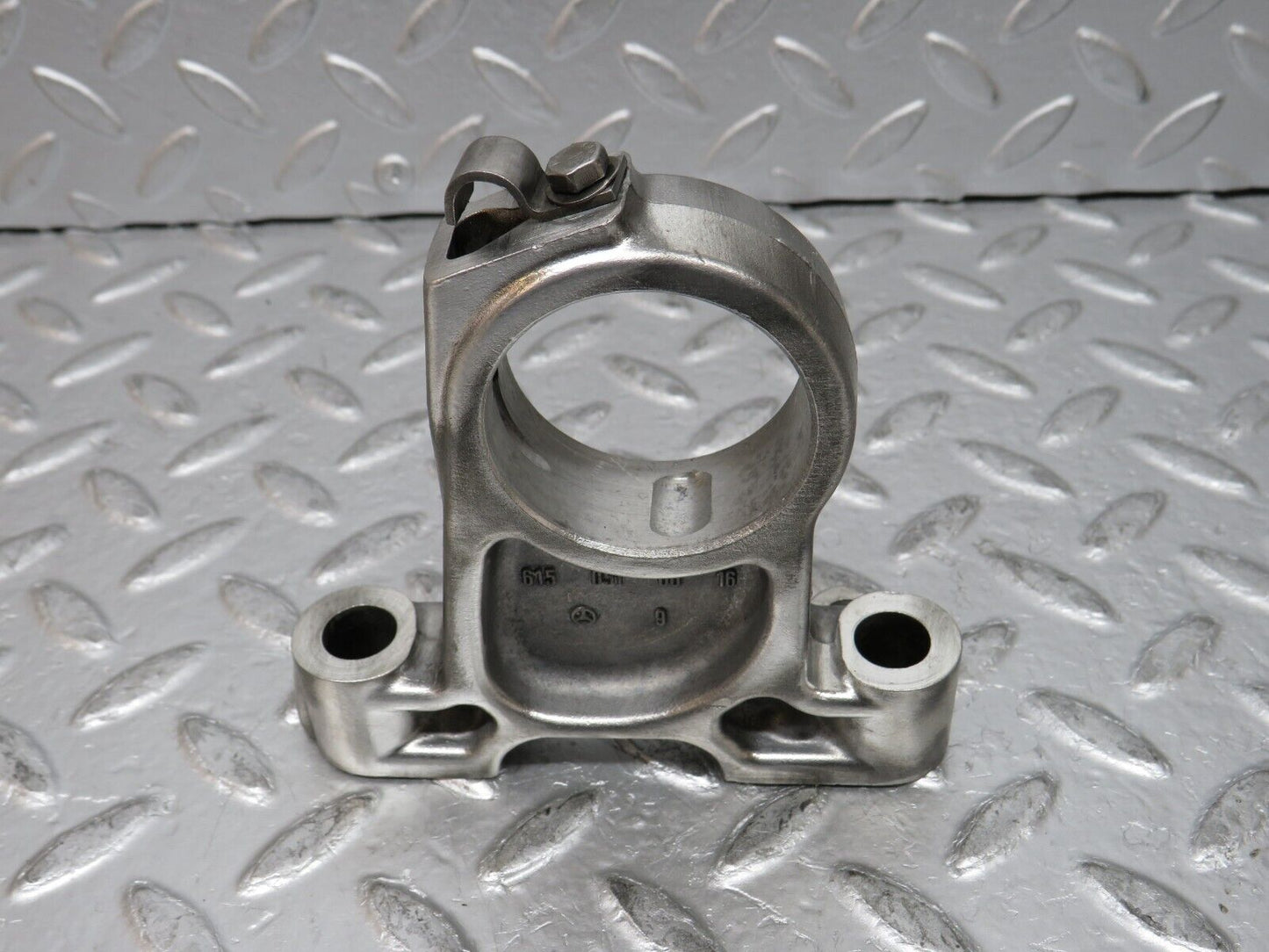 0255 Mercedes-Benz W123 220D Camshaft Tower Bearing 6150510016