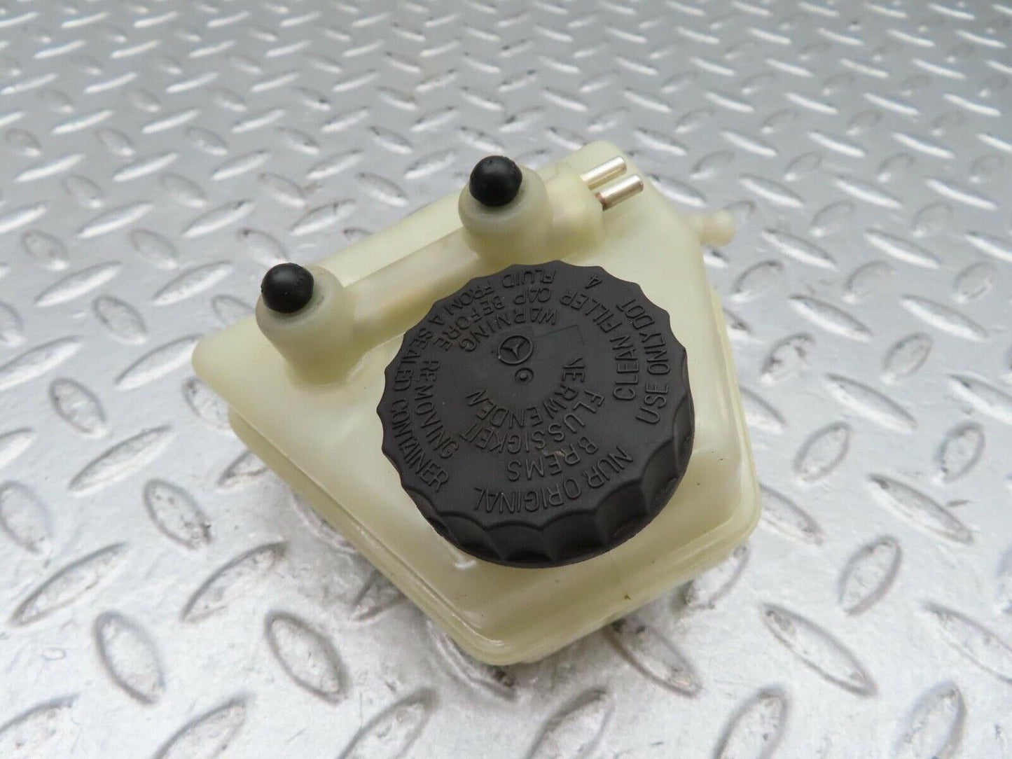 14741 Mercedes-Benz W201 190E Brake Fluid Reservoir Tank