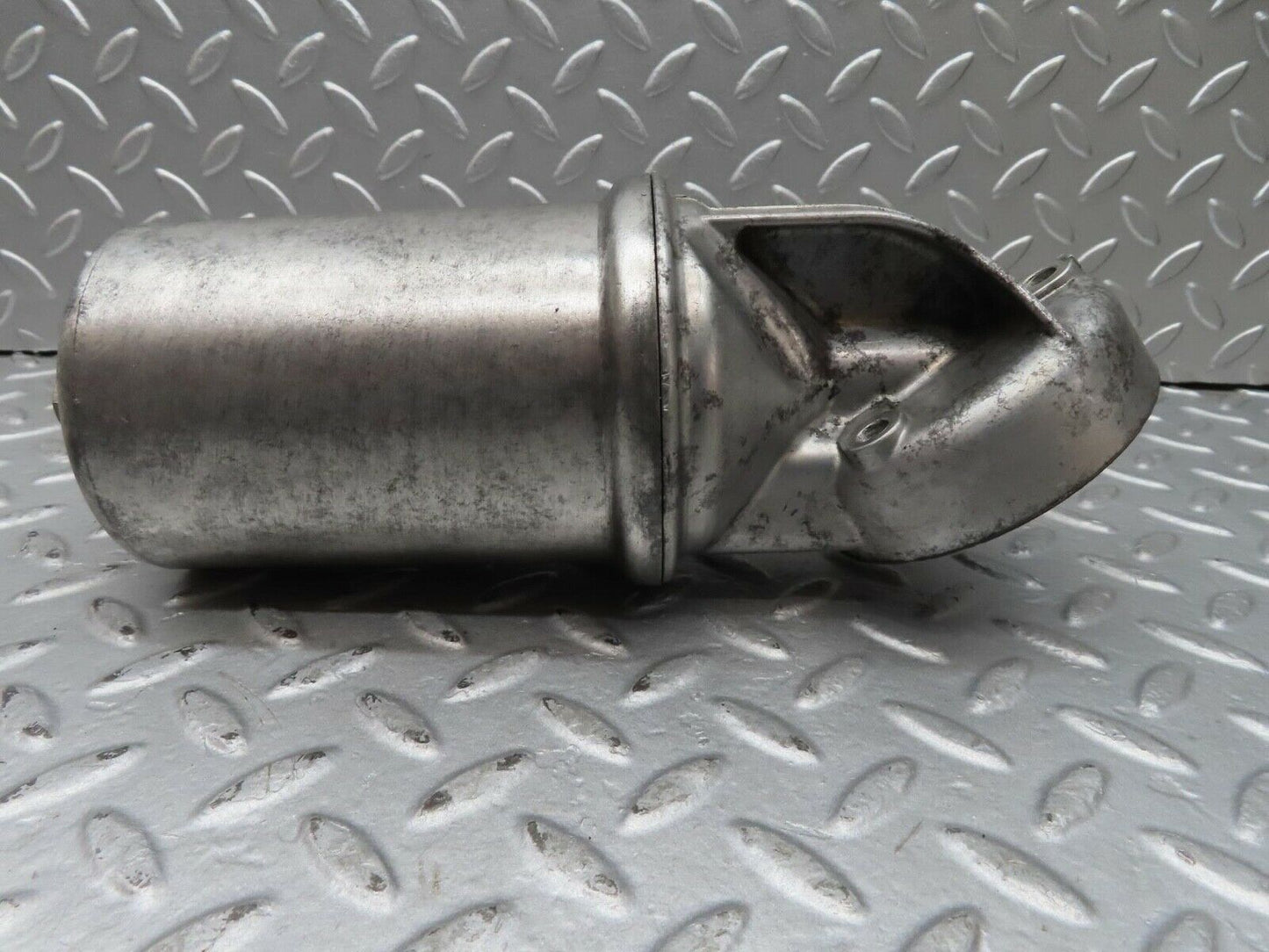 16536 Mercedes-Benz C107 350SLC Coupe Oil Filter Housing 1161840309