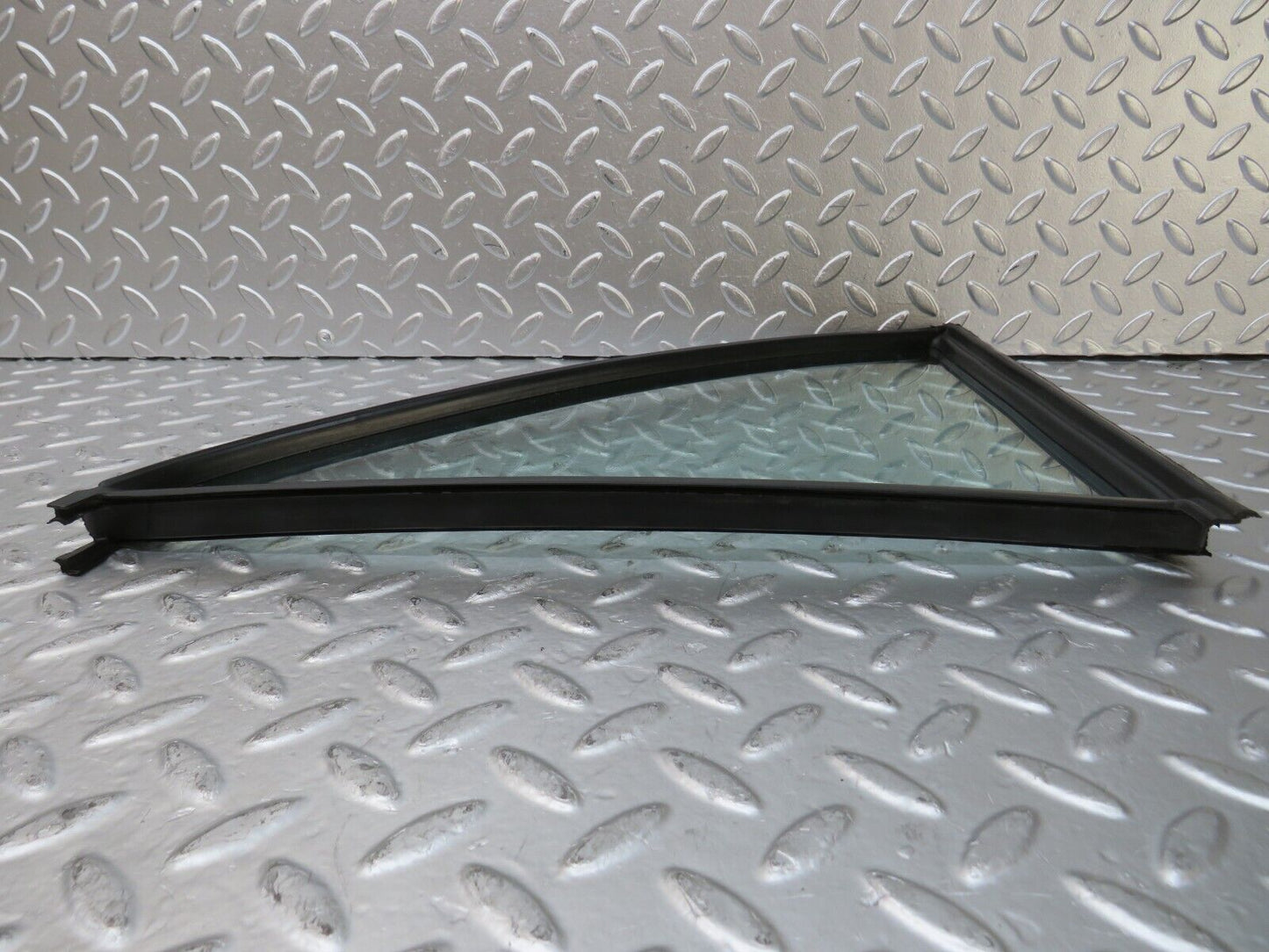 26058 Mercedes-Benz W116 450SE Rear Left Quarter Window Glass