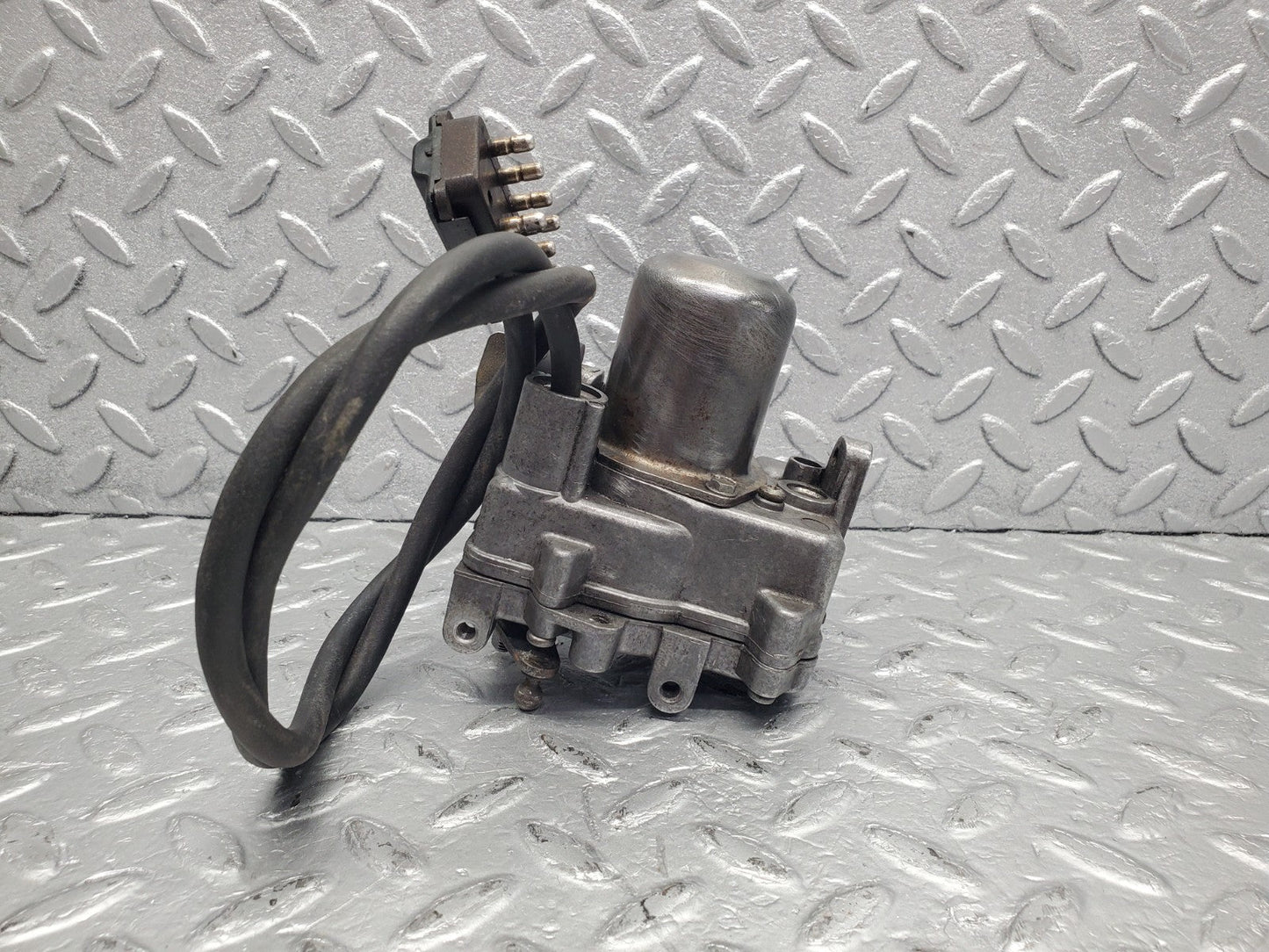 W126 Coupe cruise control actuator used OEM