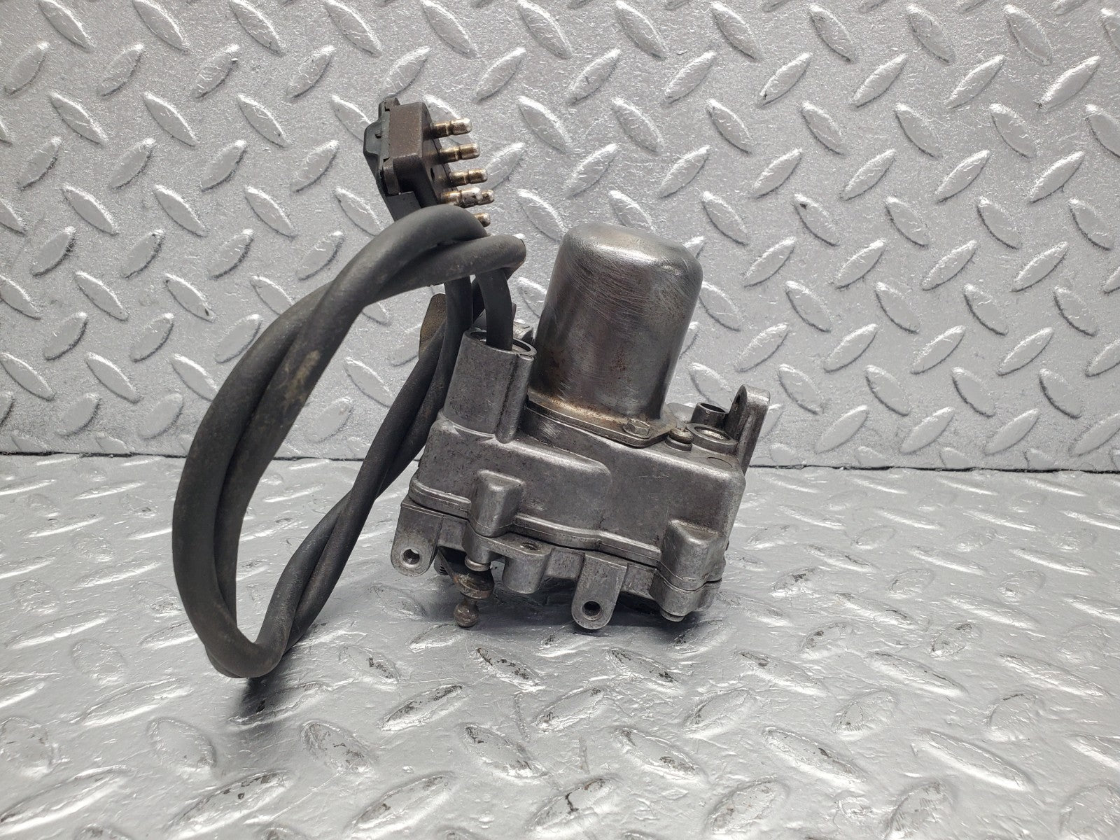 W126 Coupe cruise control actuator used OEM