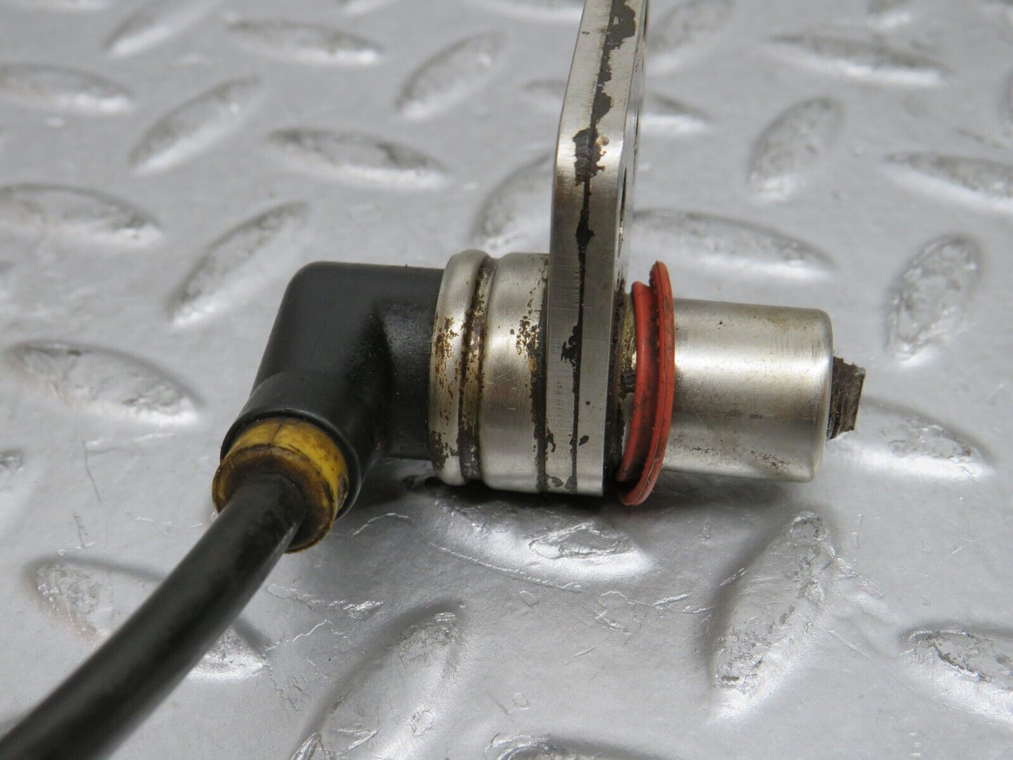 29590 Mercedes-Benz W124 230E ABS Sensor 0265001110