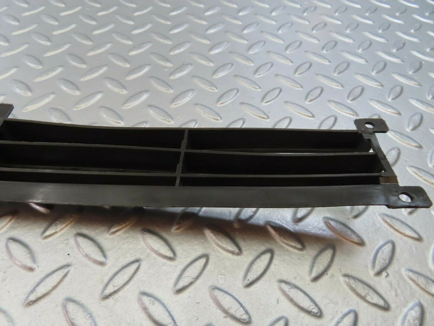 8860 Mercedes-Benz W115 Front Lower Grill Left