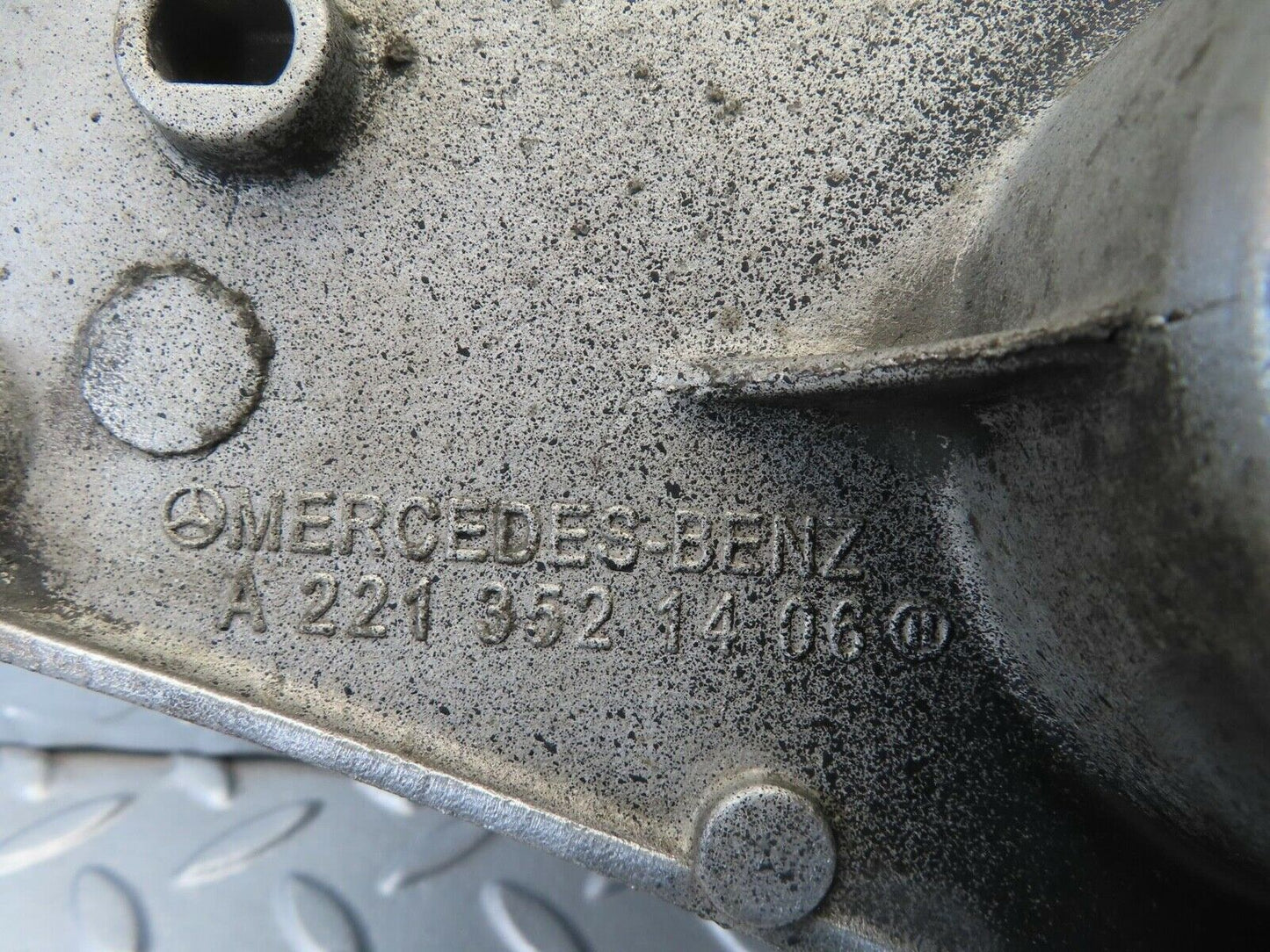 11257 Mercedes-Benz W221 S320 Rear Axle Sub Frame Differential Bracket