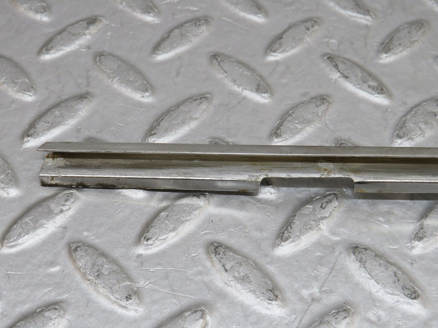 35867 Mercedes-Benz W108 Front Left Door Chrome Trim Pair