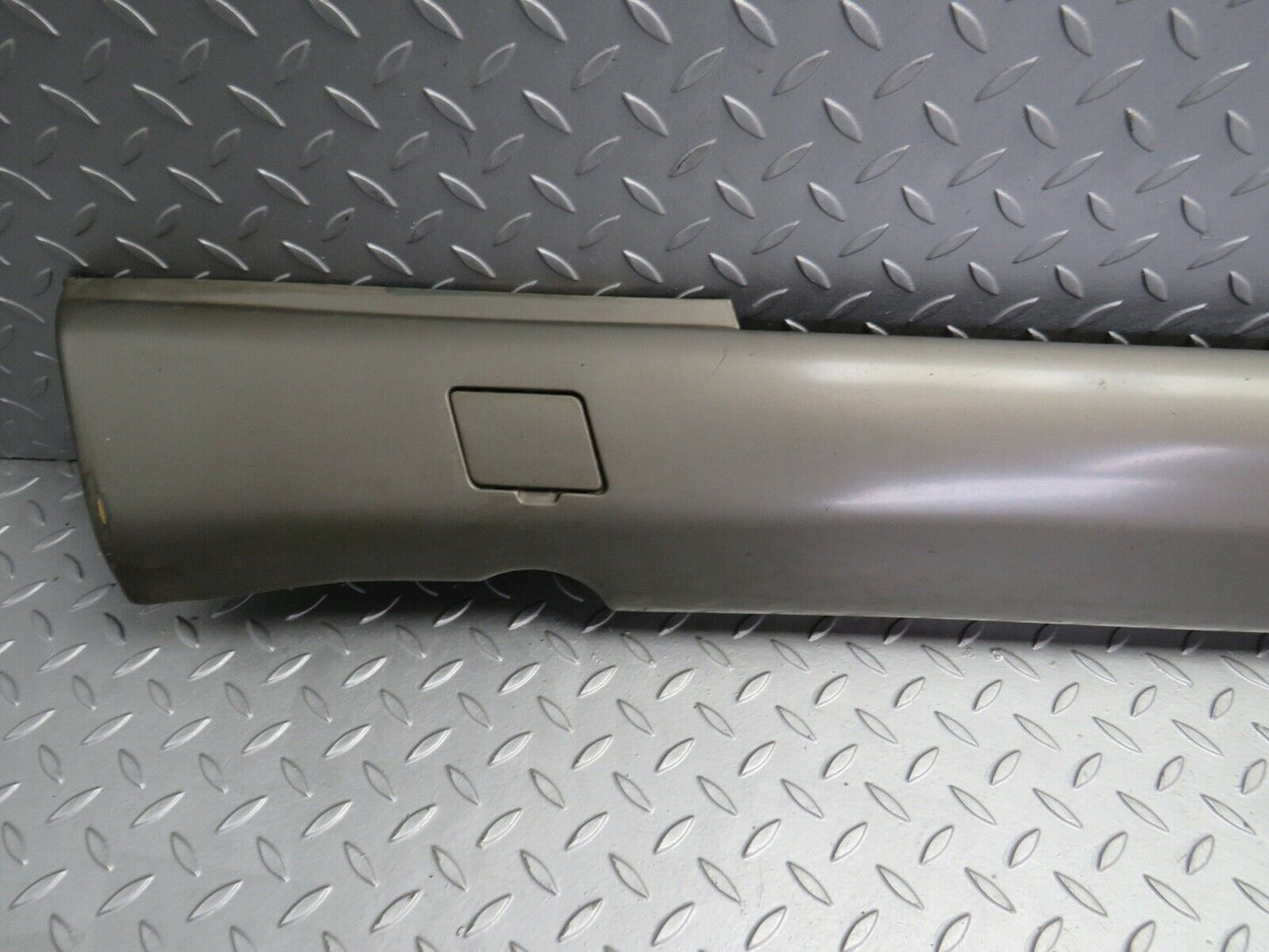 21811 Mercedes-Benz W126 300SE Side Skirt Left Side 1266904940