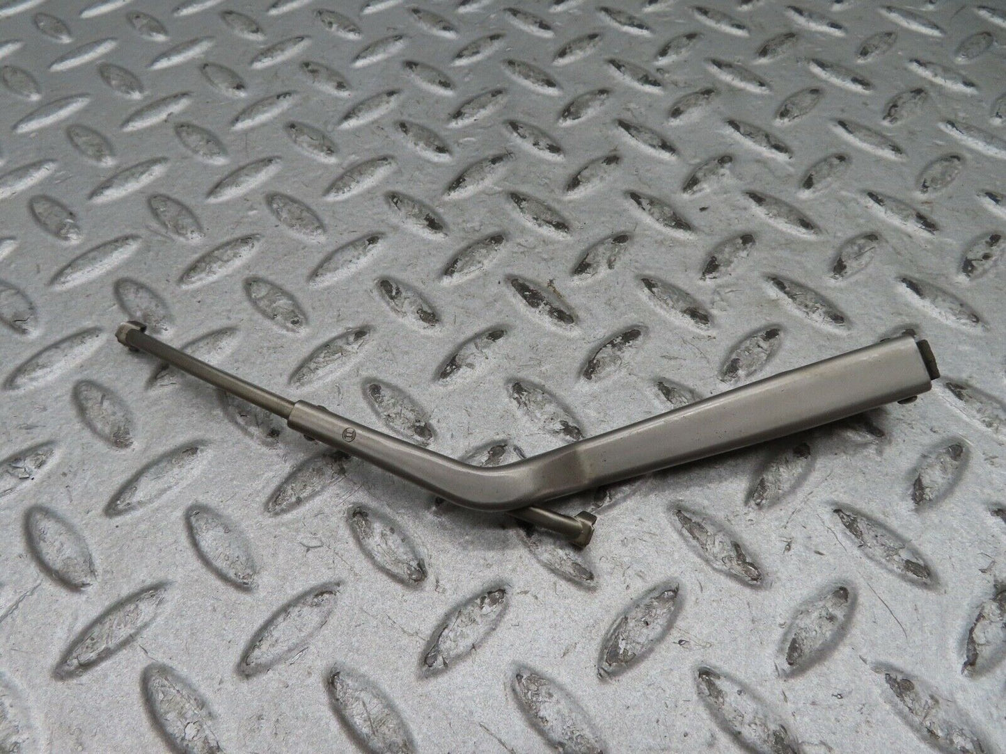17874 Mercedes-Benz W116 450SEL Headlight Wiper Arm Left