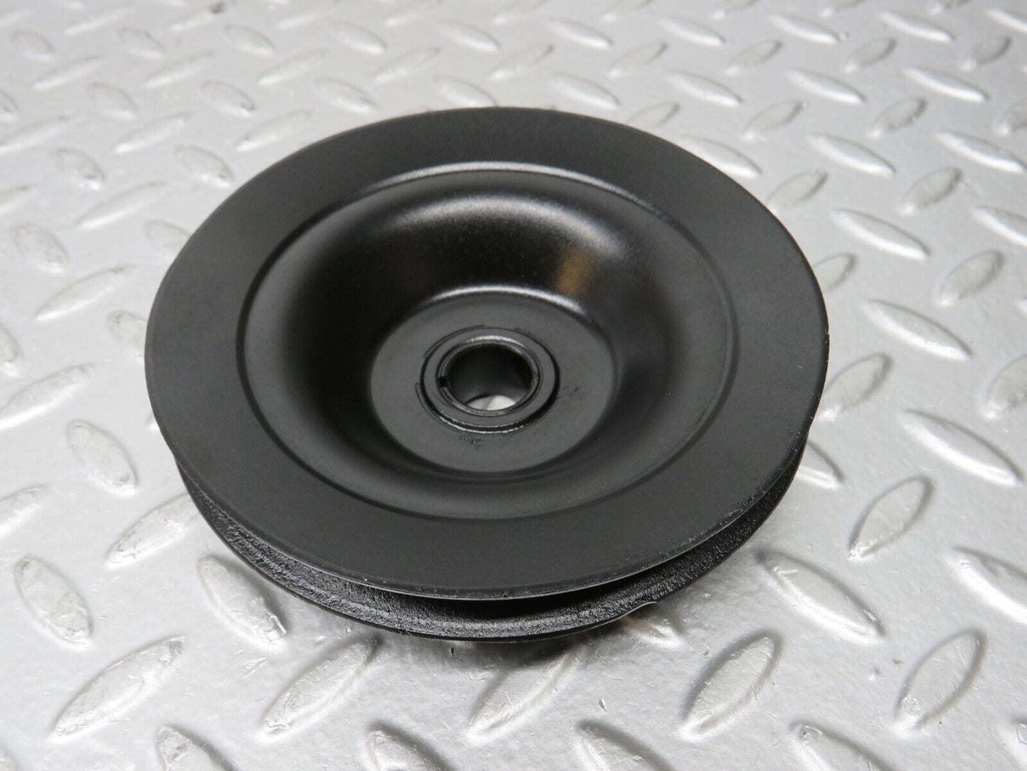 32906 Mercedes-Benz W123 300D Power Steering Pump Pulley 6154660315