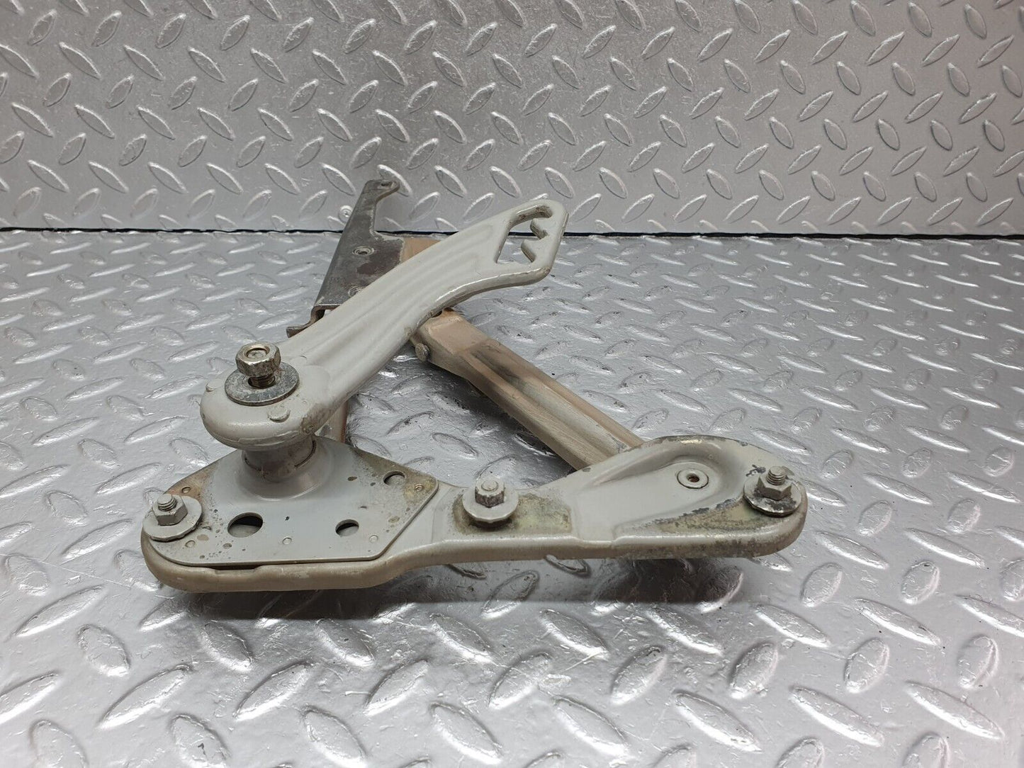 41437 Mercedes-Benz W124 200E Bonnet Hinge Right Side 1248800228 1248871074
