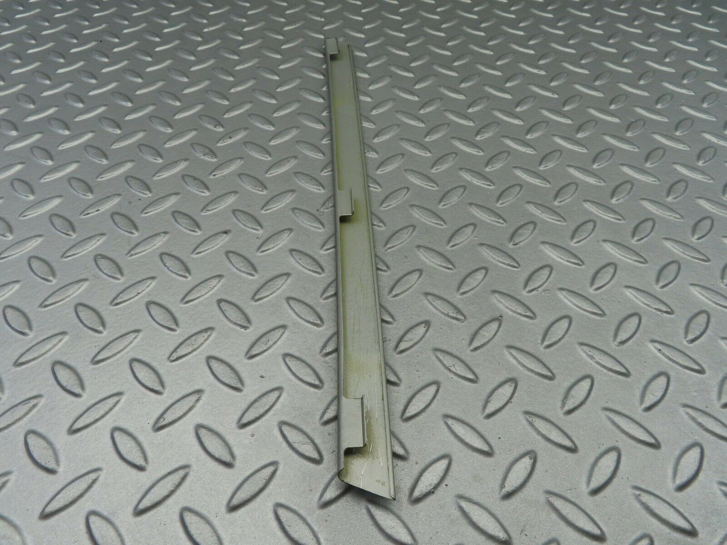 6913 Mercedes-Benz C107 350SLC Coupe Exterior Rear Quarter Window Cover Right