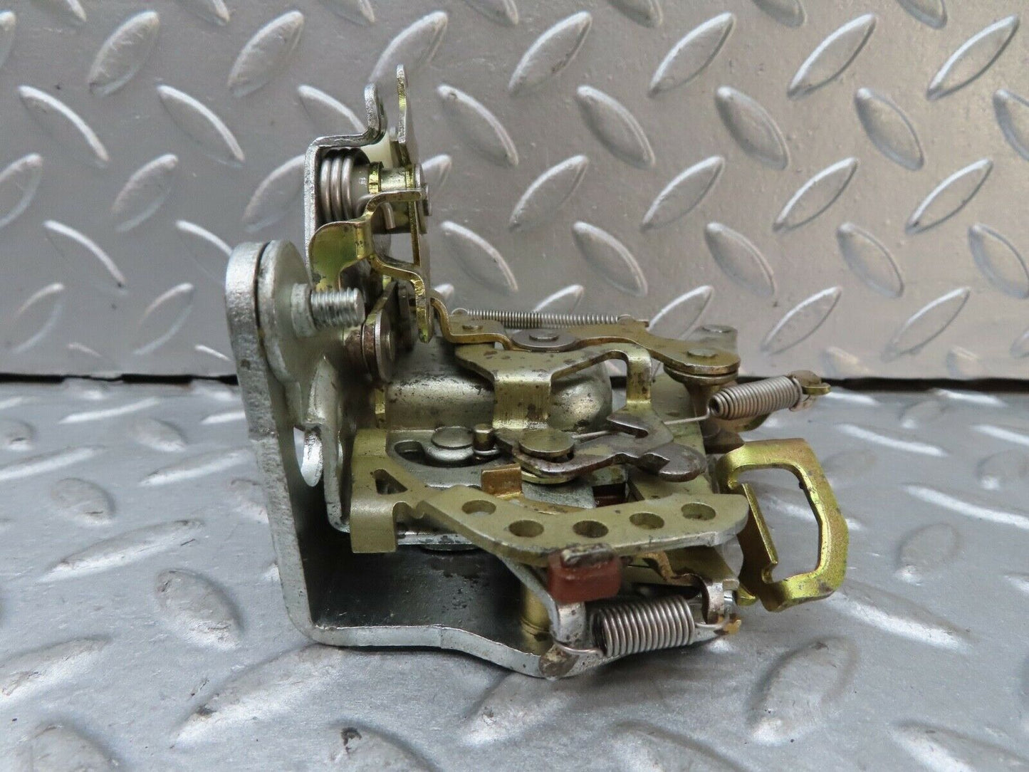 17656 Mercedes-Benz W116 450SEL Rear Left Door Lock Mechanism