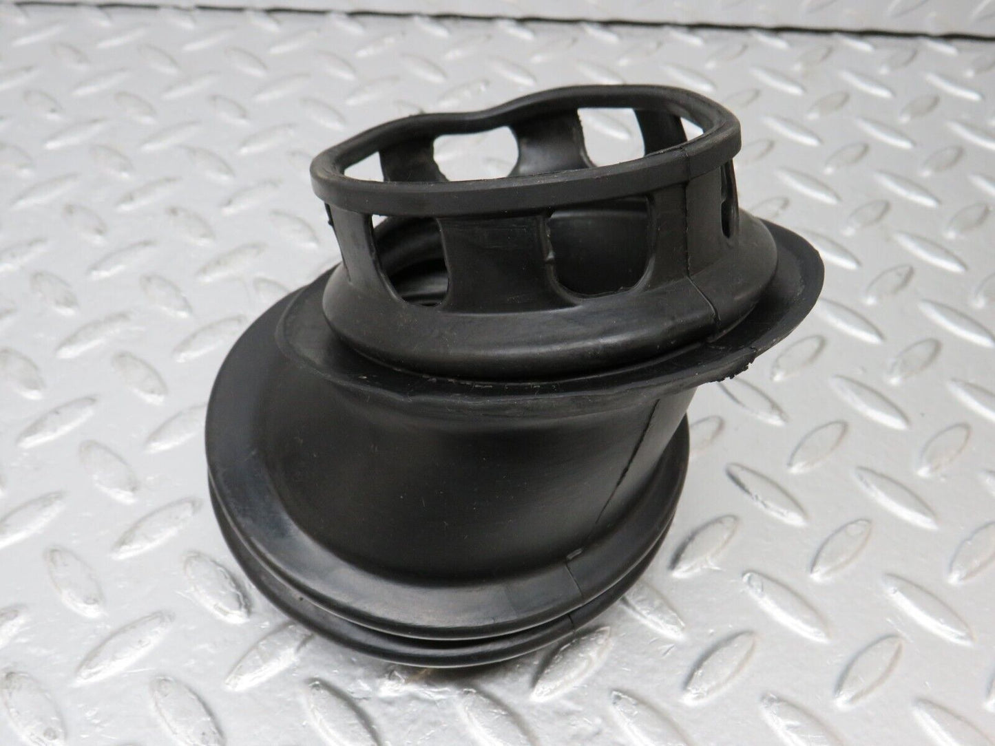 34428 Mercedes-Benz C126 380SEC Coupe Fuse Box Rubber Grommet 1265450146