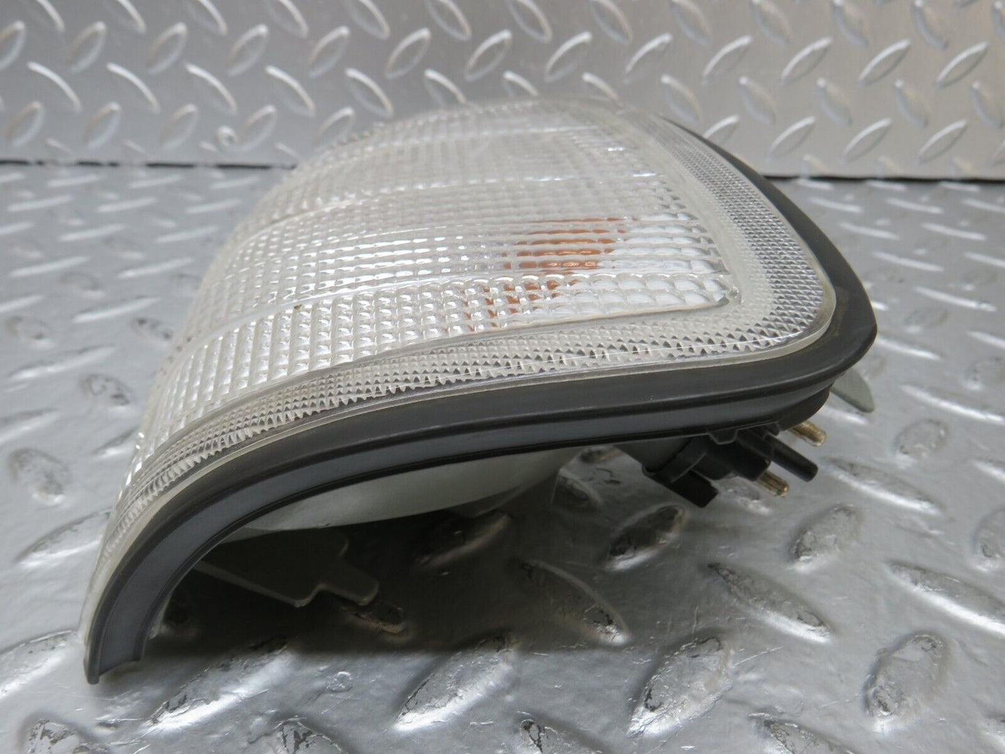 25896 Mercedes-Benz W124 280E Indicator Light Front Right 1305233937