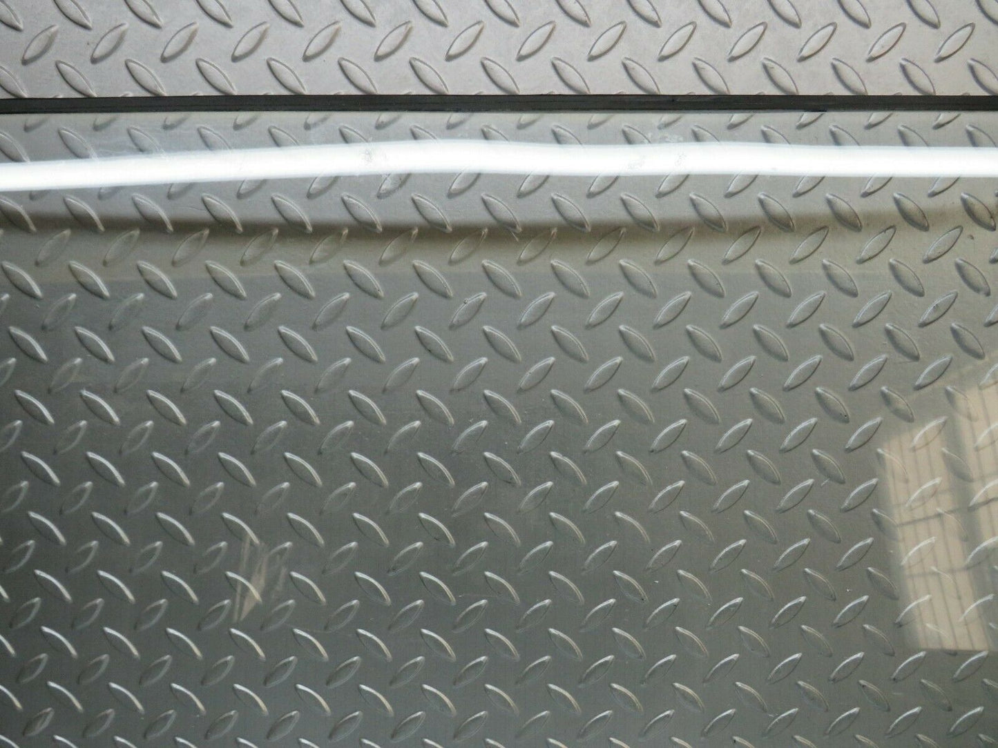 23489 Mercedes-Benz W114 280E Rear Heated Windscreen Glass