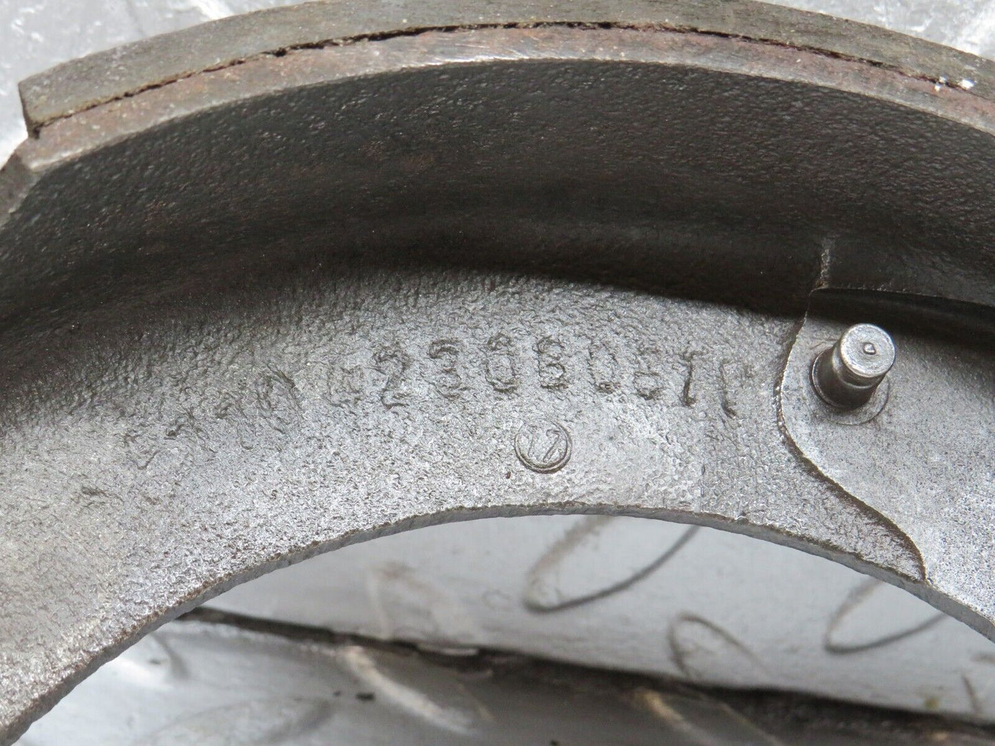 40503 Mercedes-Benz W110 230 Rear Brake Shoes 1104230808 1104230708
