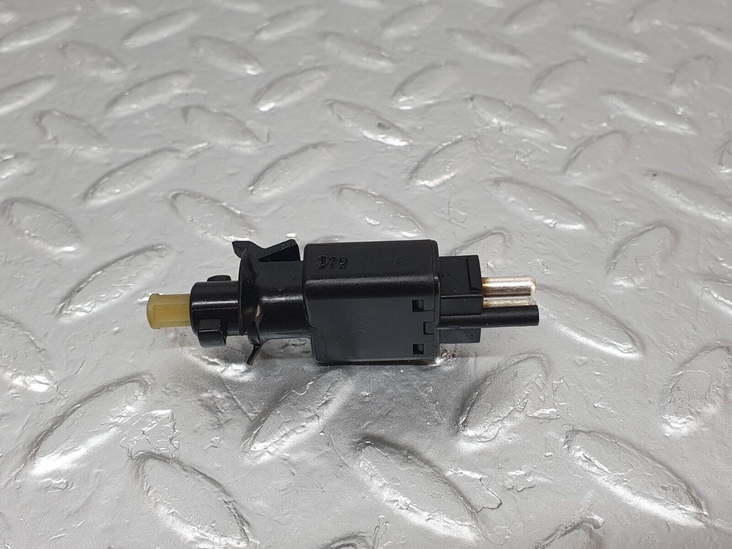 42956 Mercedes-Benz W201 190 Brake Light Switch 0005457709