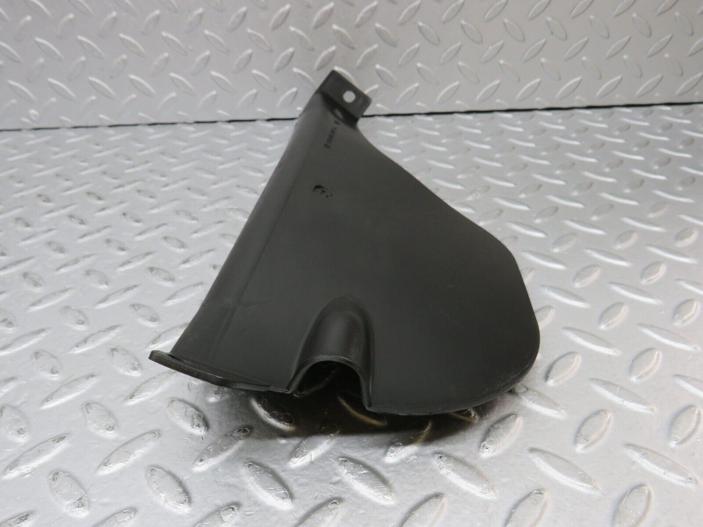 36945 Mercedes-Benz C126 420SEC Coupe Vacuum Pump Housing Cover 1268050914
