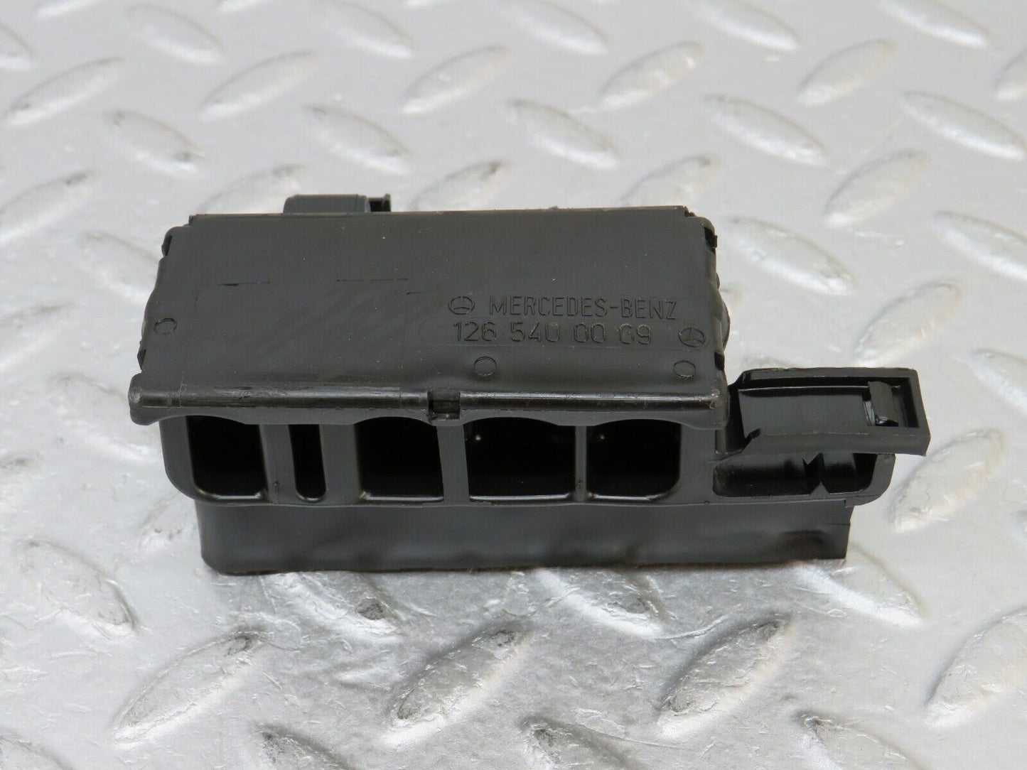 36033 Mercedes-Benz W126 420SE Cable Wire Distributor Connector 1265400069