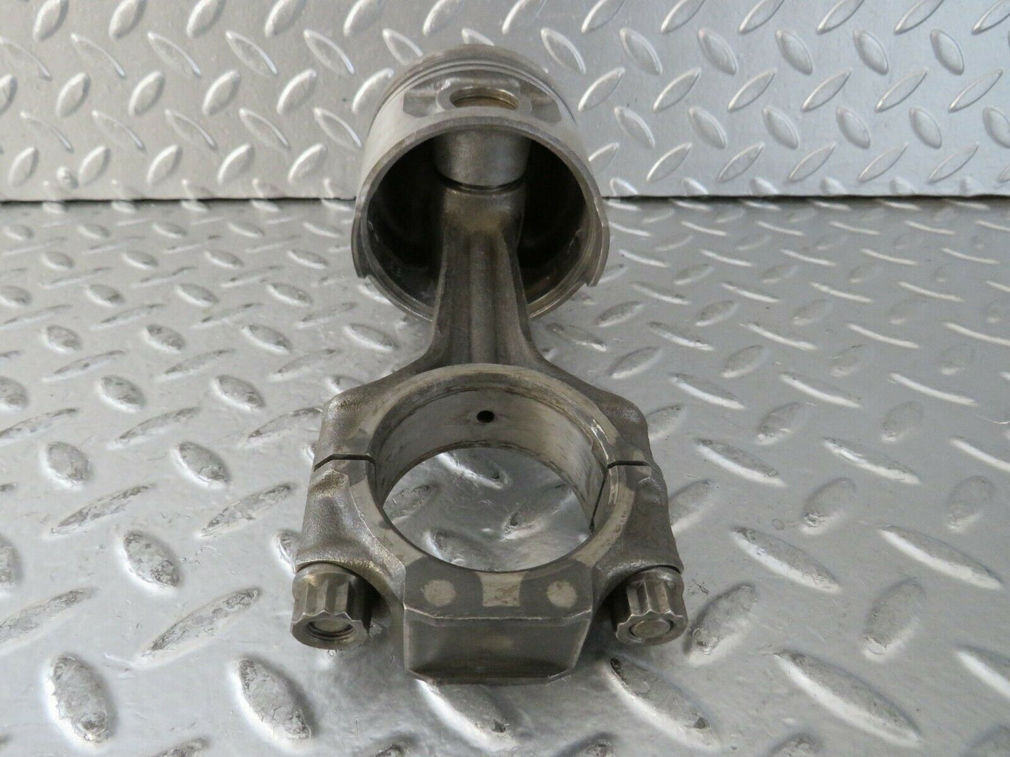 23582 Mercedes-Benz W114 280E Piston With Connecting Rod 86.00 mm