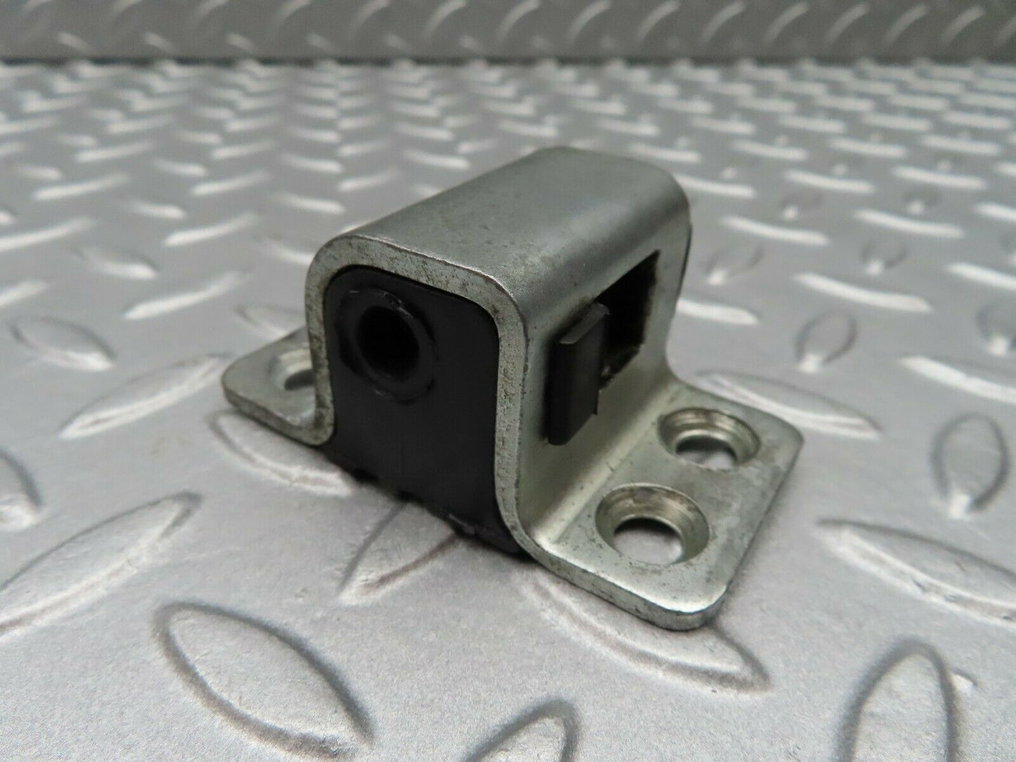 3722 Mercedes-Benz S123 200T Wagon Door Lock Latch Left Side
