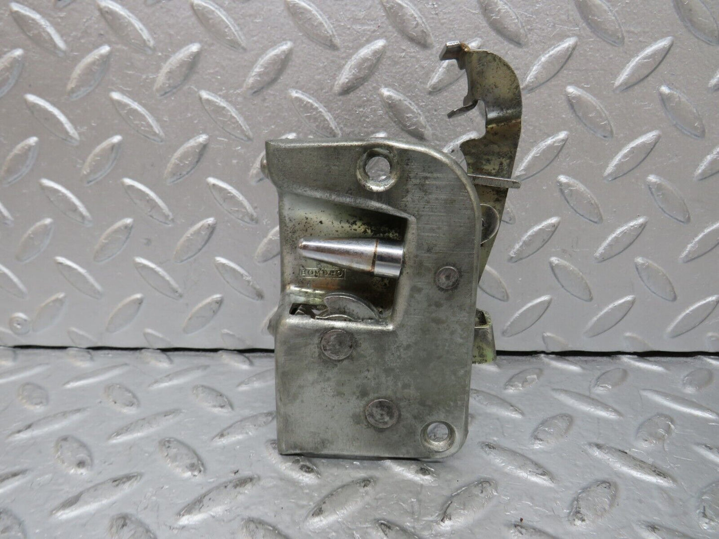 35393 Mercedes-Benz R107 280SL Coupe Right Door Lock Mechanism