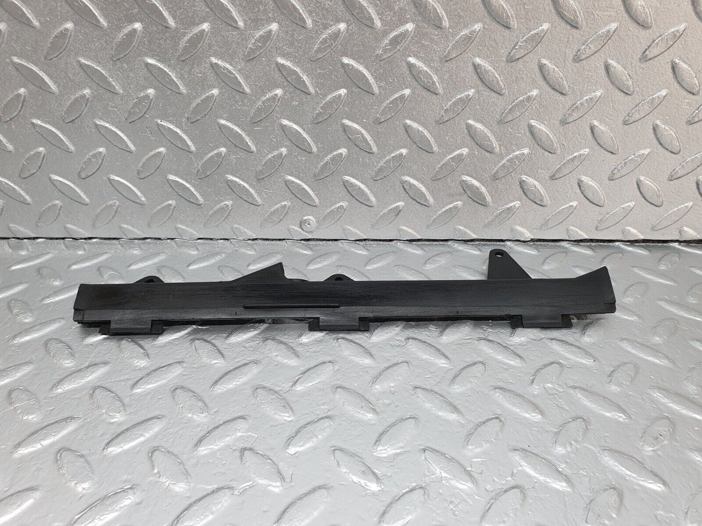 42931 Mercedes-Benz W201 190 Wire Cover Bracket 2015460381