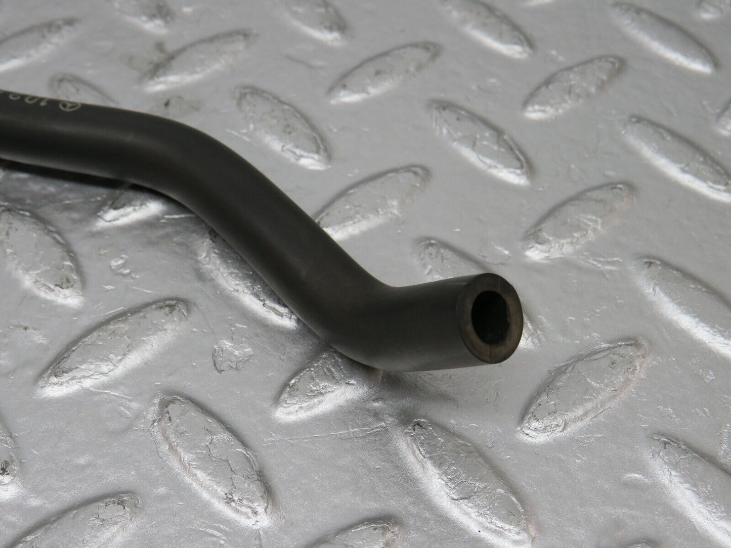 33733 Mercedes-Benz W201 190E 2.0L Crankcase Breather Pipe 1020943882