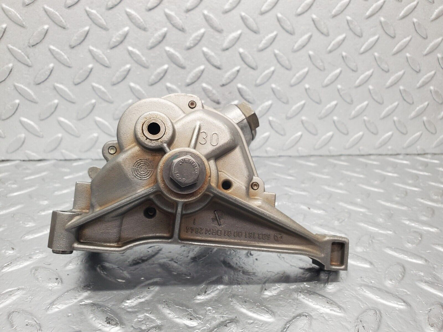 46159 Mercedes-Benz W124 280E Oil Pump 6031810320 6031810001