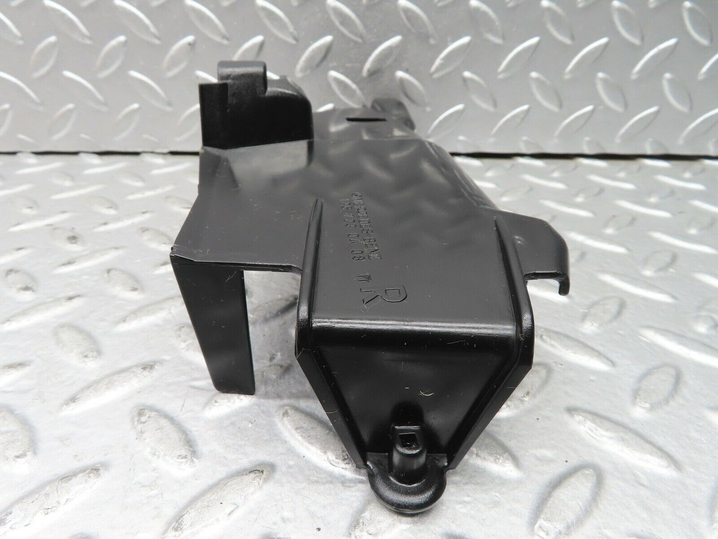 21626 Mercedes-Benz W126 300SE Front Right Door Lock Inner Cover 1267230408
