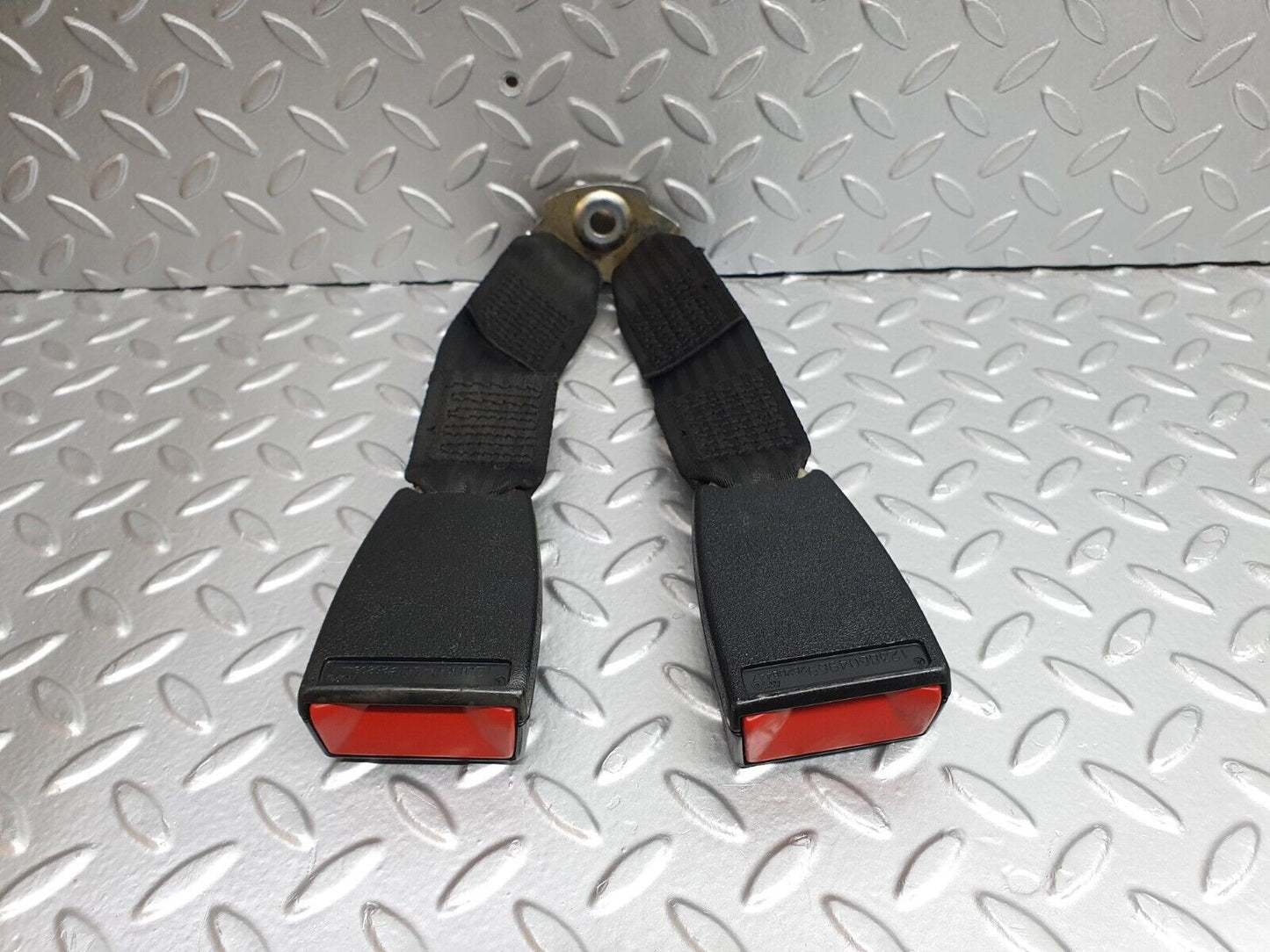 40820 Mercedes-Benz W123 300D Rear Seat Belt Set With Buckles 1238607885 1238607185 1238604969
