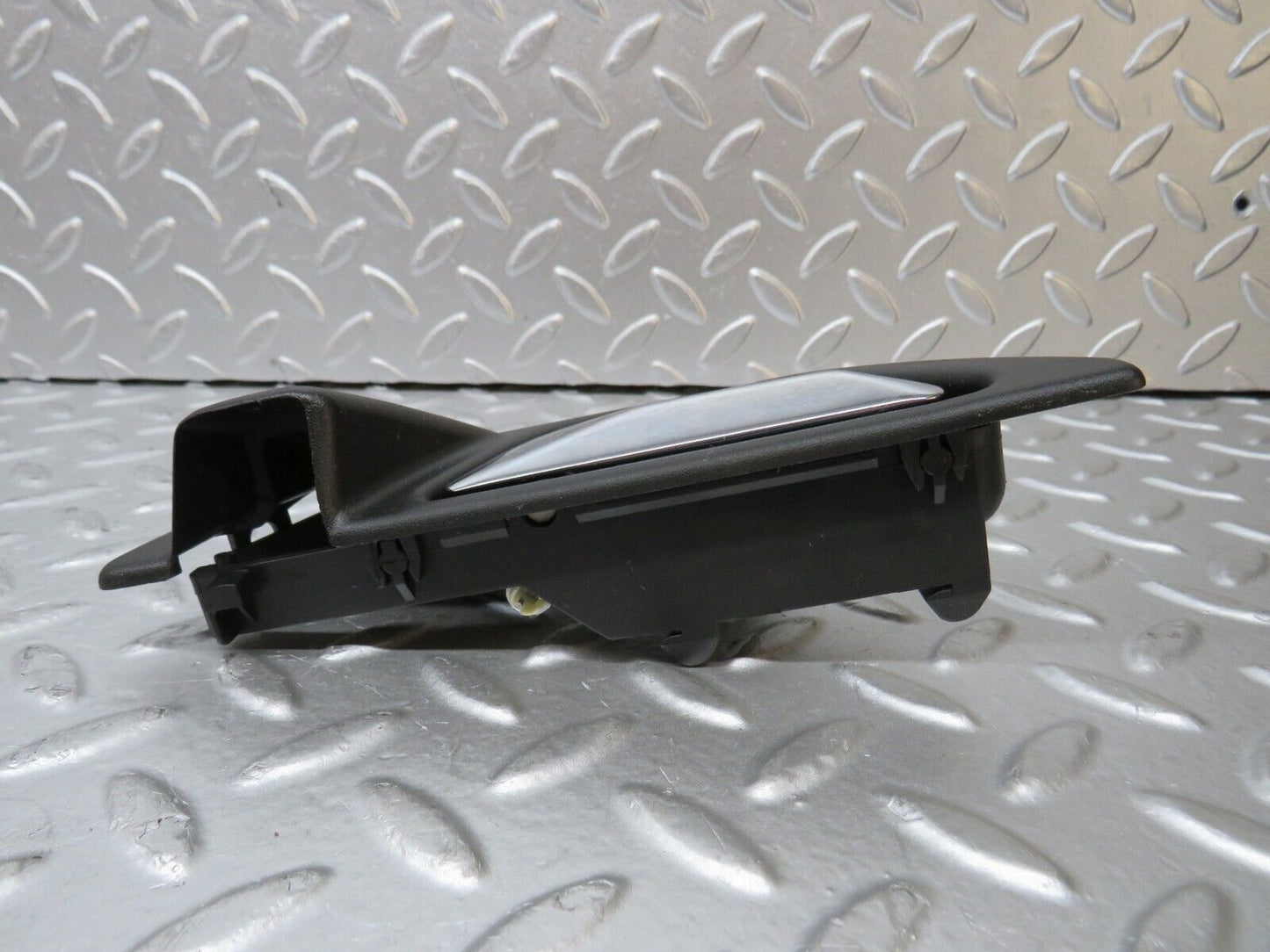30268 Mercedes-Benz W124 230E Interior Door Handle Front Left 1247600161