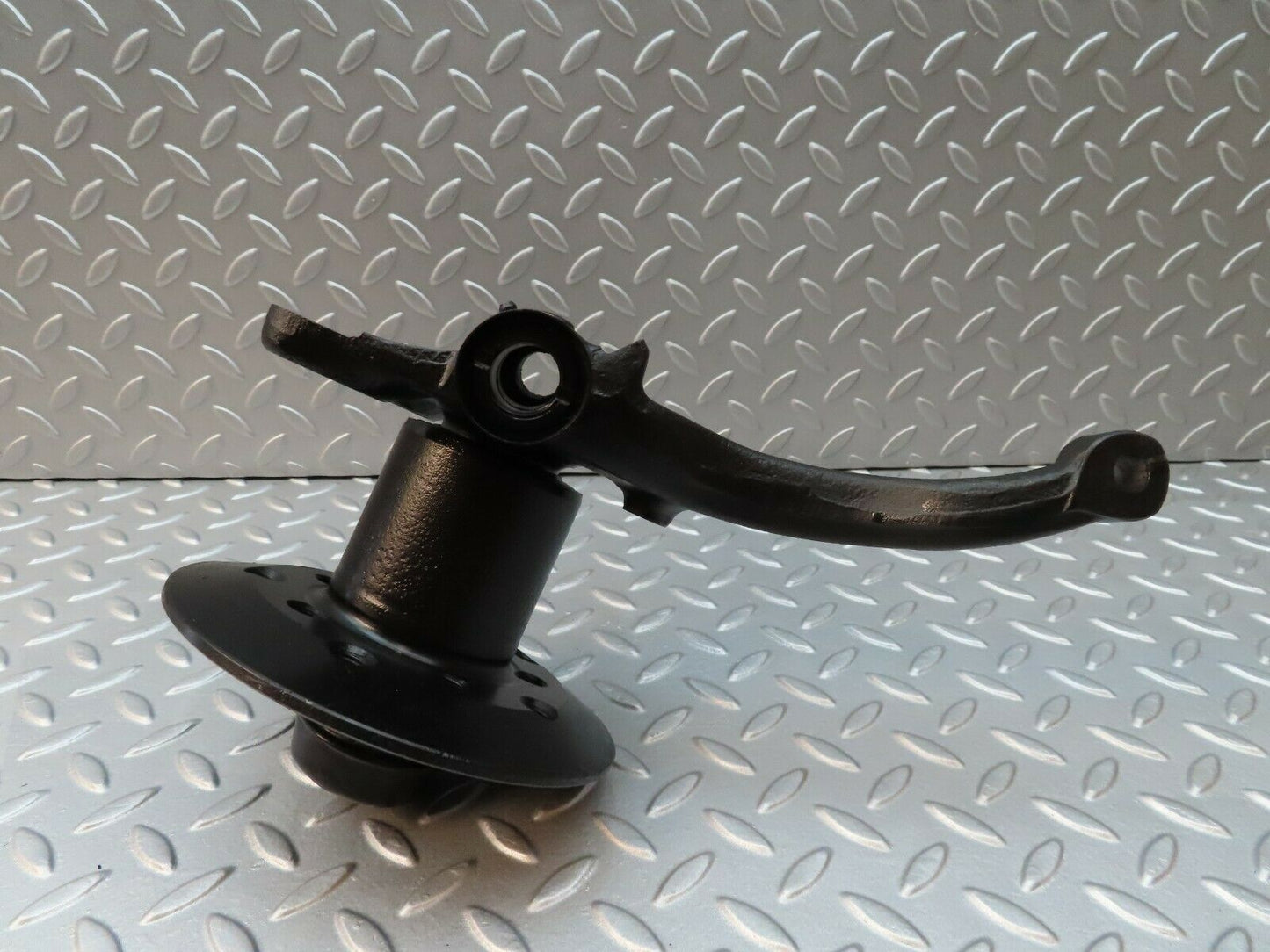 3453 Mercedes-Benz W108 280SE Wheel Hub Front Right