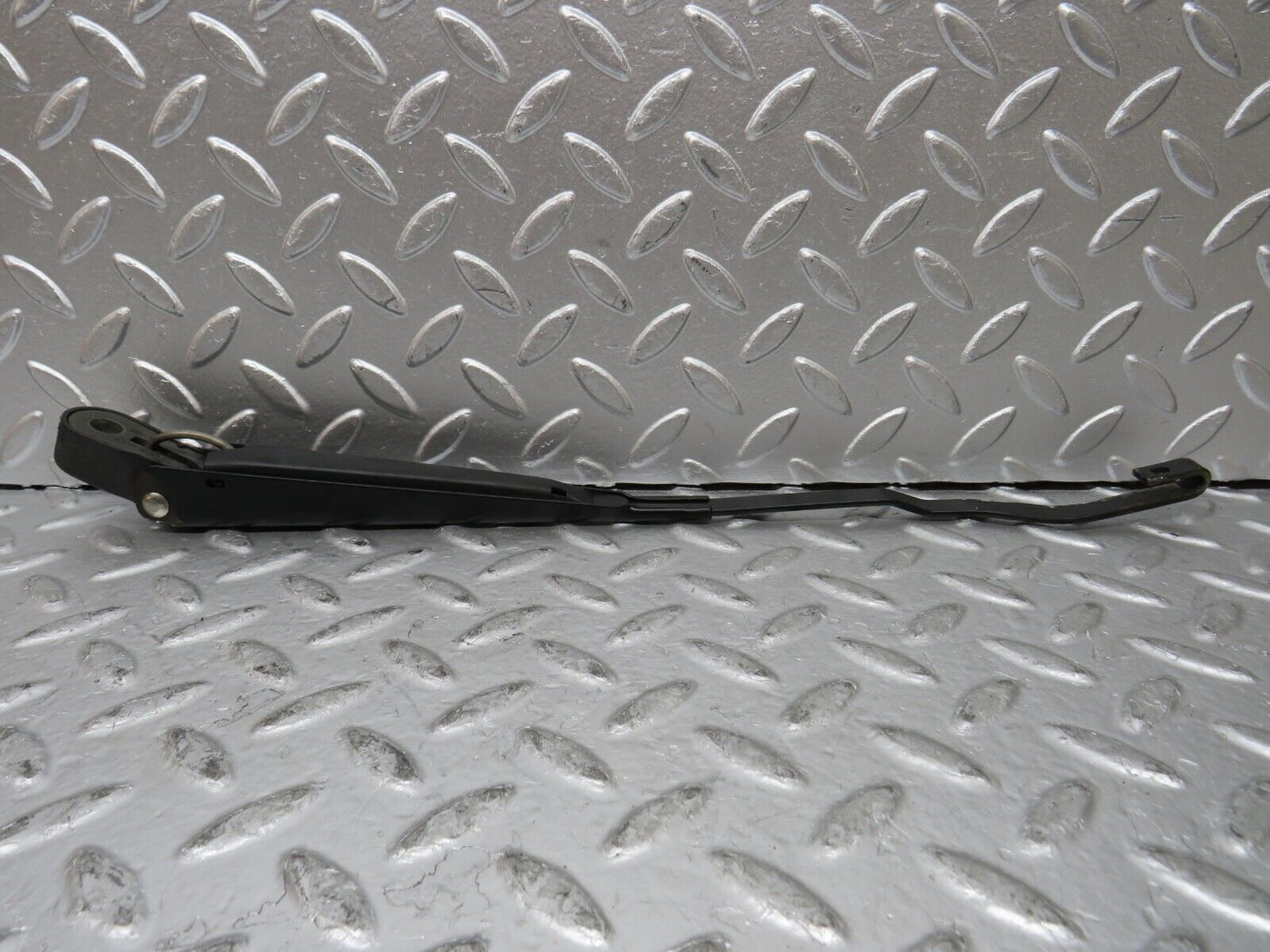 26989 Mercedes-Benz W123 240D Wiper Arm Bosch Right Side 3399990553