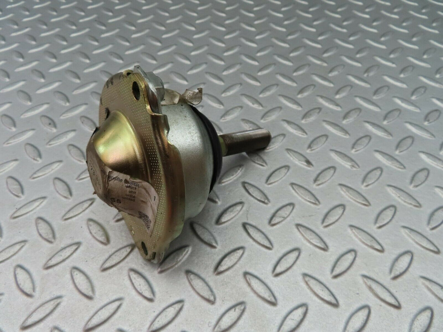 5951 Mercedes-Benz W123 200 Suspension Guide Rod Mount 1233301335