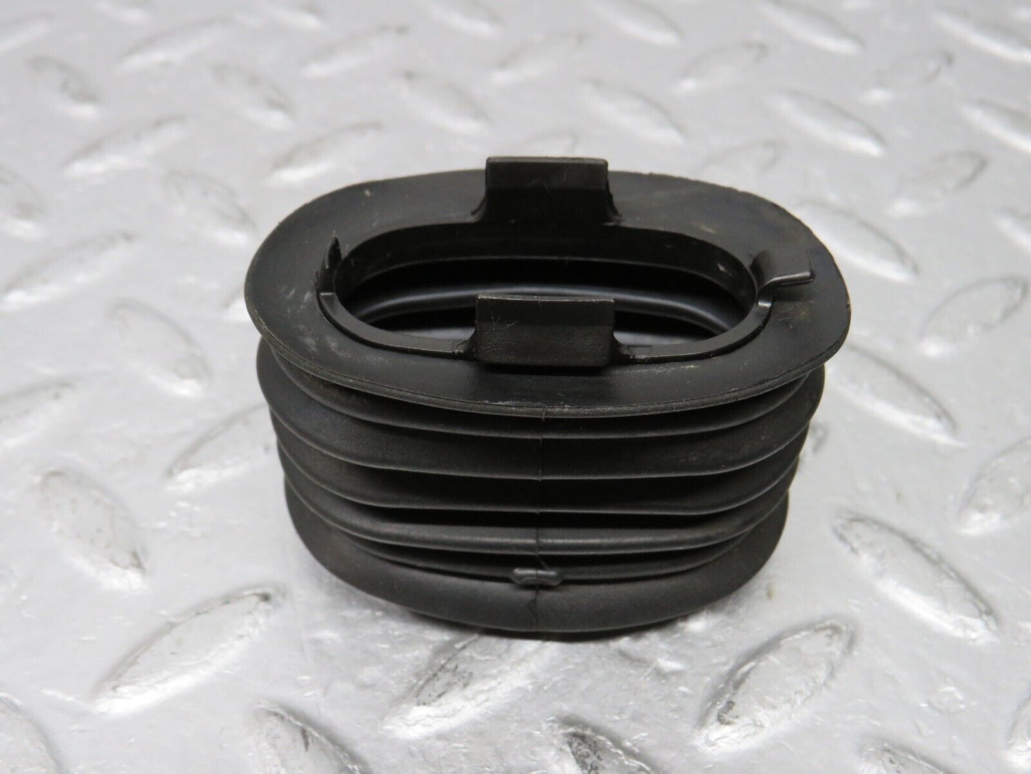 38138 Mercedes-Benz A124 320E Cabriolet Front Door Wire Protector Rubber  1248210197