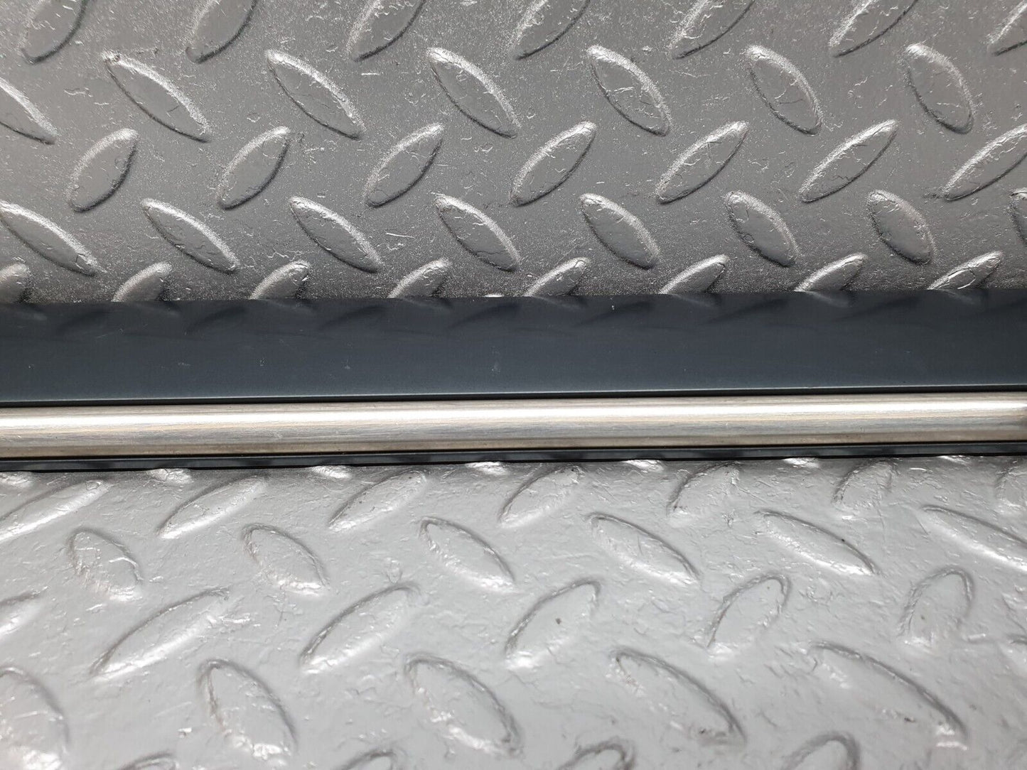 41807 Mercedes-Benz W202 C200 Rear Left Door Centre Moulding Trim 2026909762