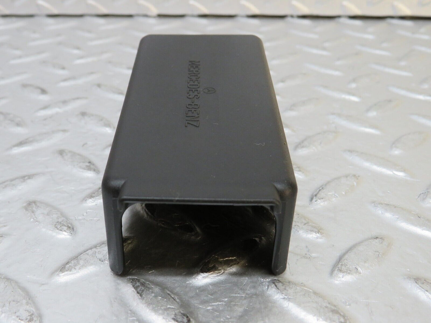26881 Mercedes-Benz W123 240D Heater Plug Timer Relay Cover 0005454145