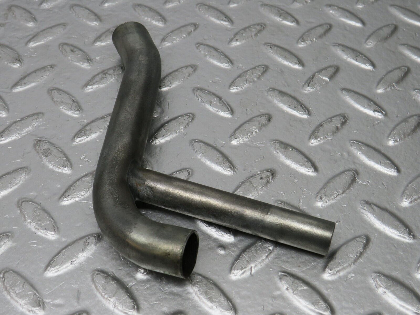 32978 Mercedes-Benz C107 R107 350 V8 Air Intake Manifold Hose Pipe