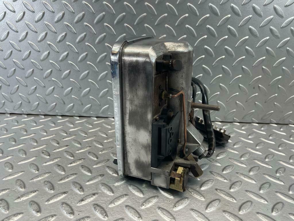 10652 Mercedes-Benz W111 Instrument Cluster