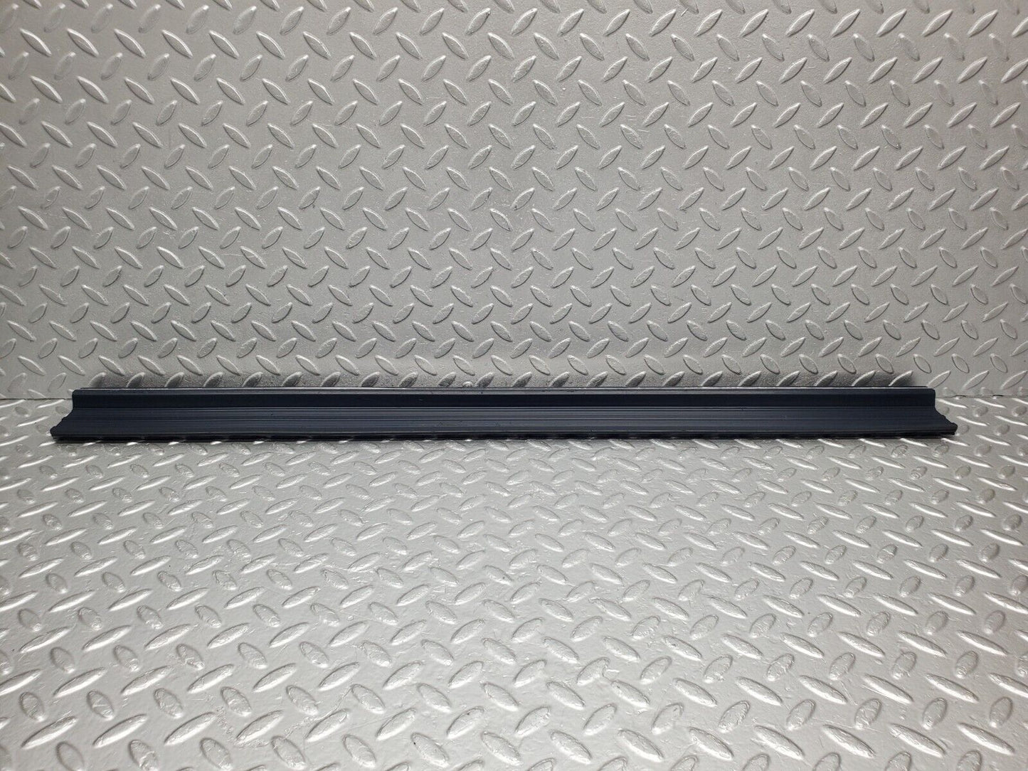 46007 Mercedes-Benz V123 240D LWB Rear Door Sill Trim Blue