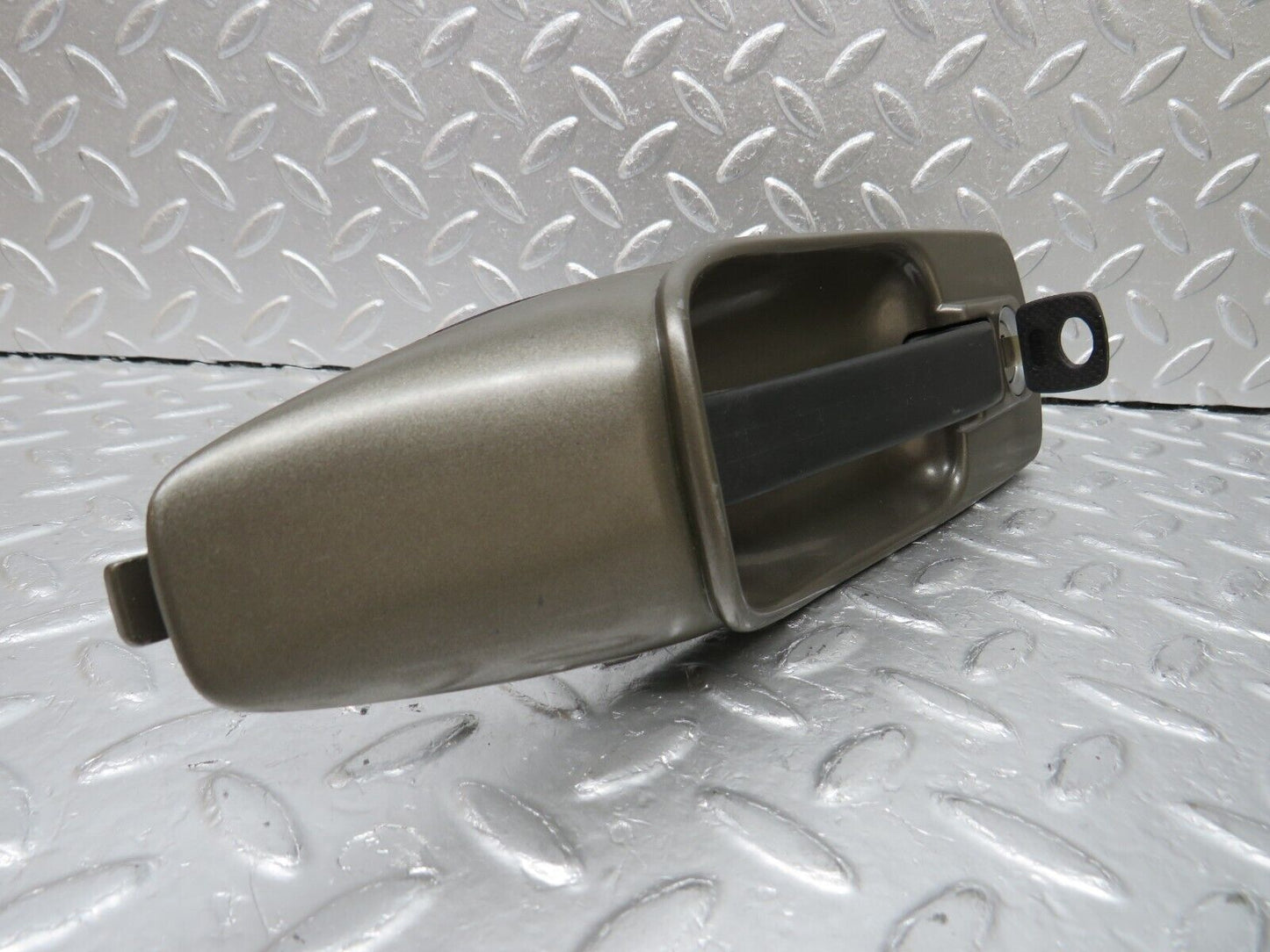 34662 Mercedes-Benz C126 380SEC Coupe Left Exterior Door Handle With Key