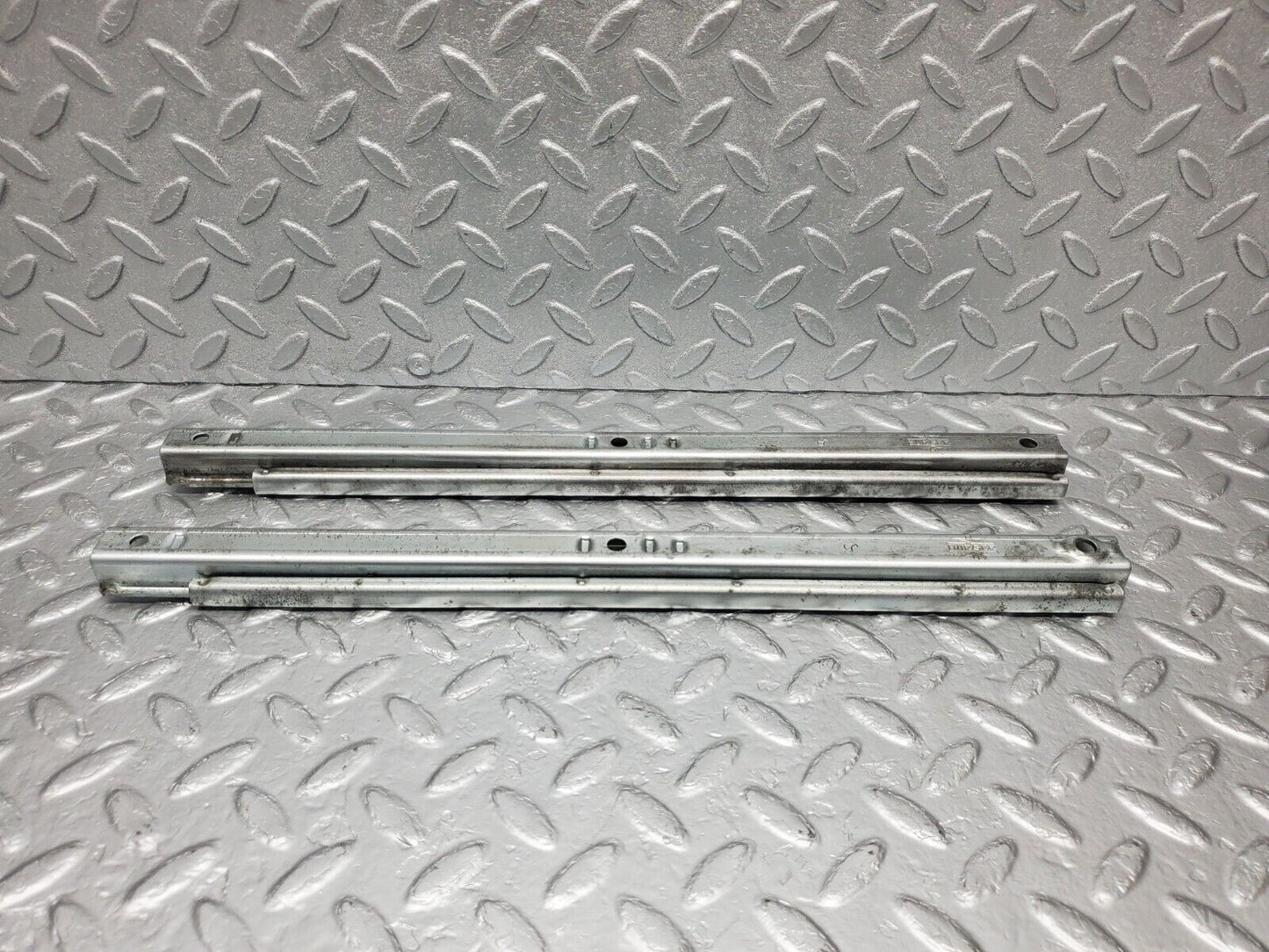46627 Mercedes-Benz C123 280CE Coupe Front Right Seat Rail Pair