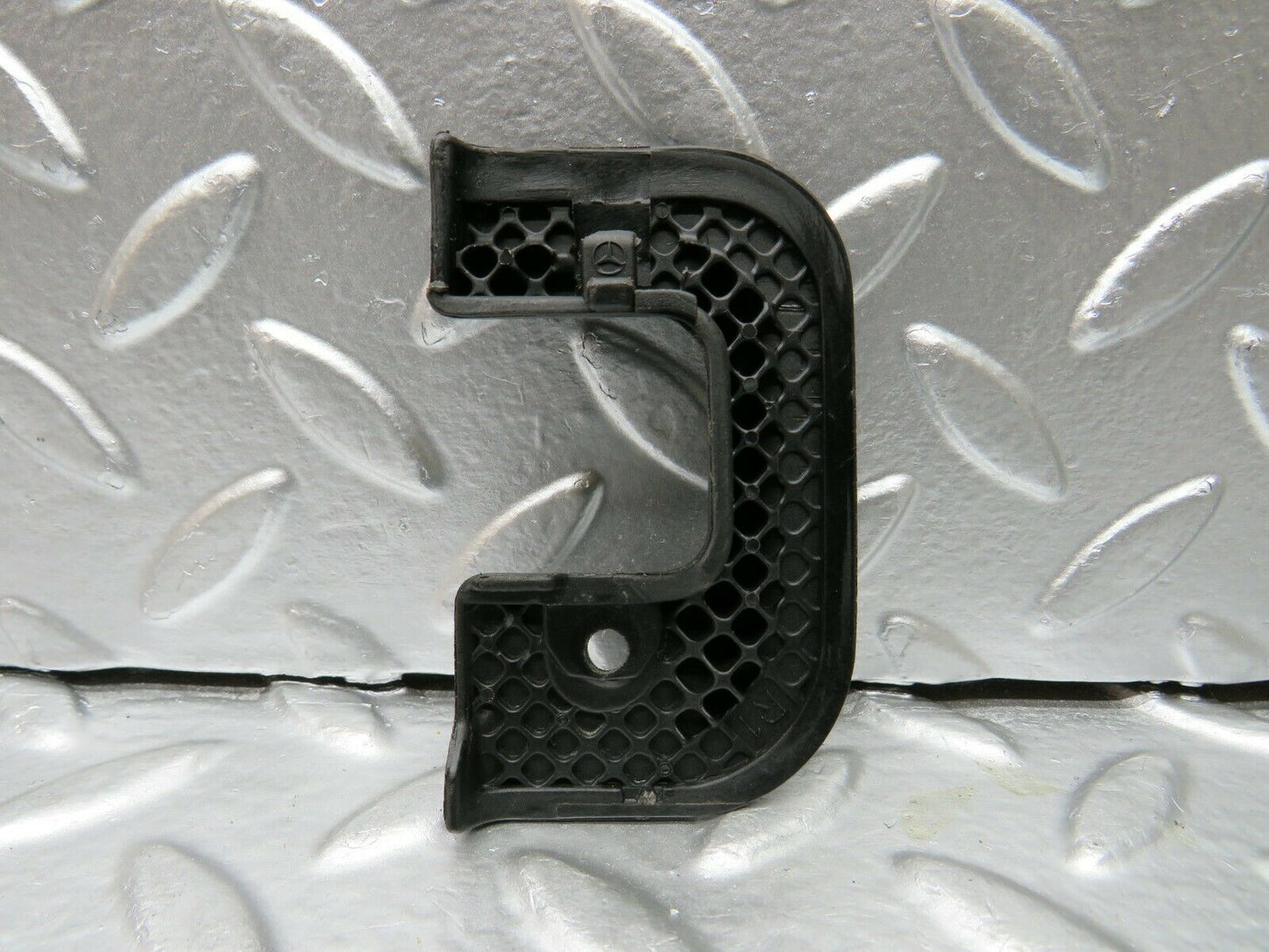 22626 Mercedes-Benz C124 E220 Coupe Right Door Lock Cover